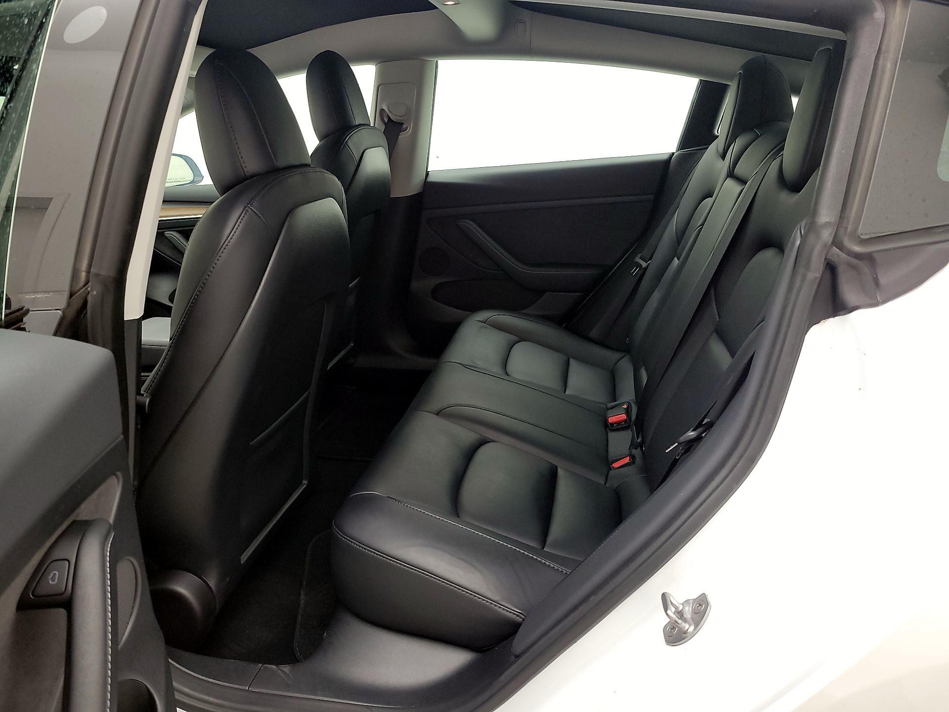 Thumbnail: 2023 Tesla Model 3 - 18