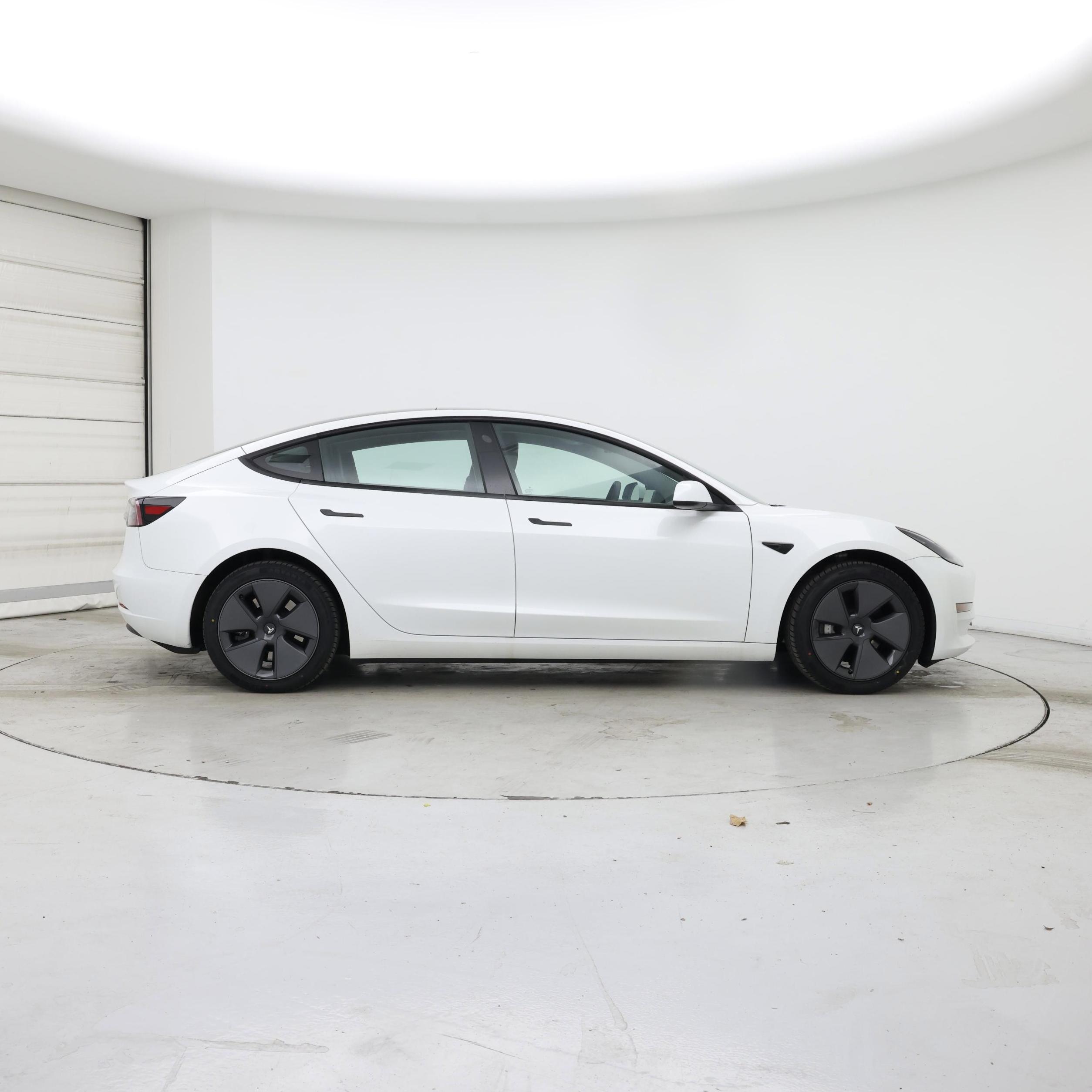 Thumbnail: 2023 Tesla Model 3 - 7