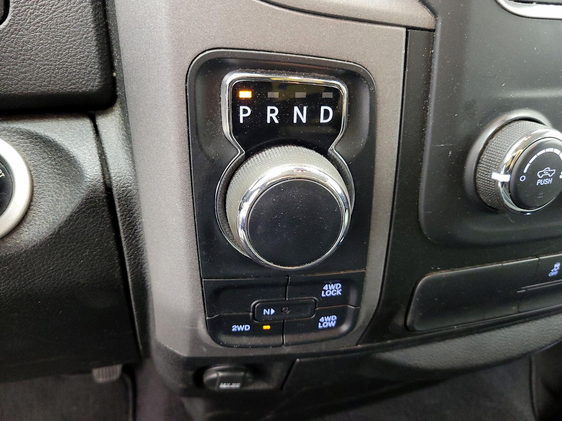 Thumbnail: 2019 RAM 1500 Classic - 17