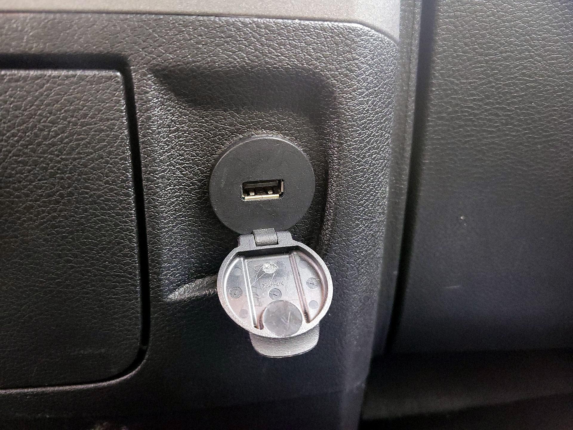 Thumbnail: 2019 RAM 1500 Classic - 18