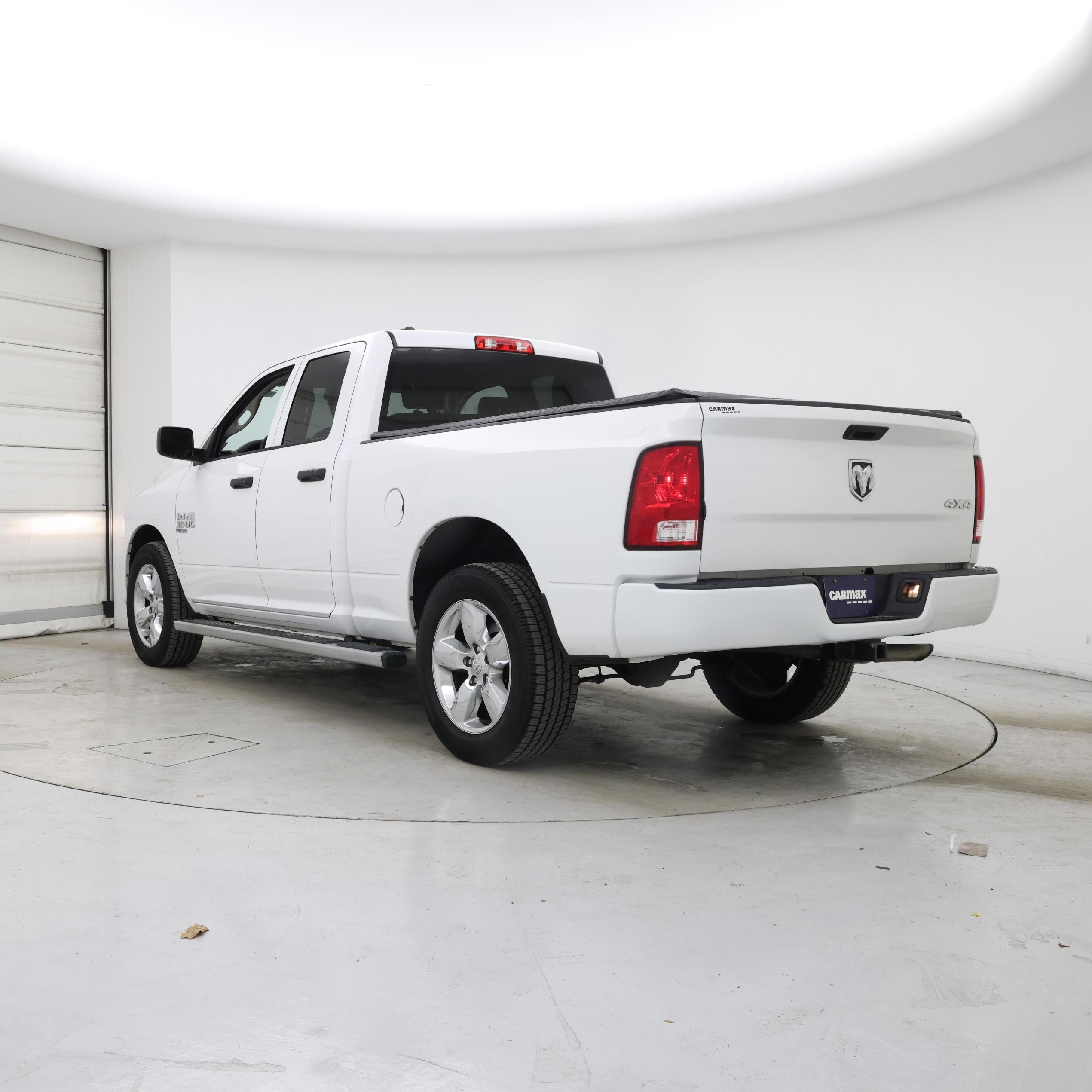 Thumbnail: 2019 RAM 1500 Classic - 2