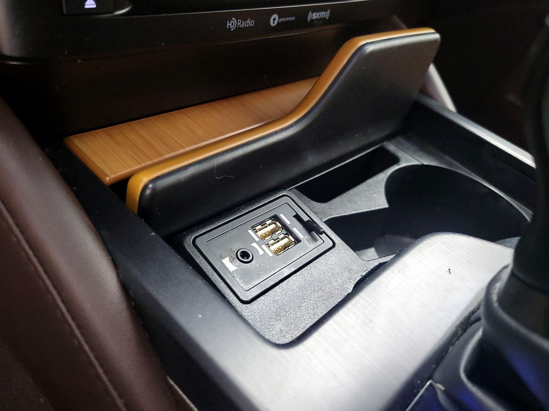 Thumbnail: 2019 Lexus ES - 19