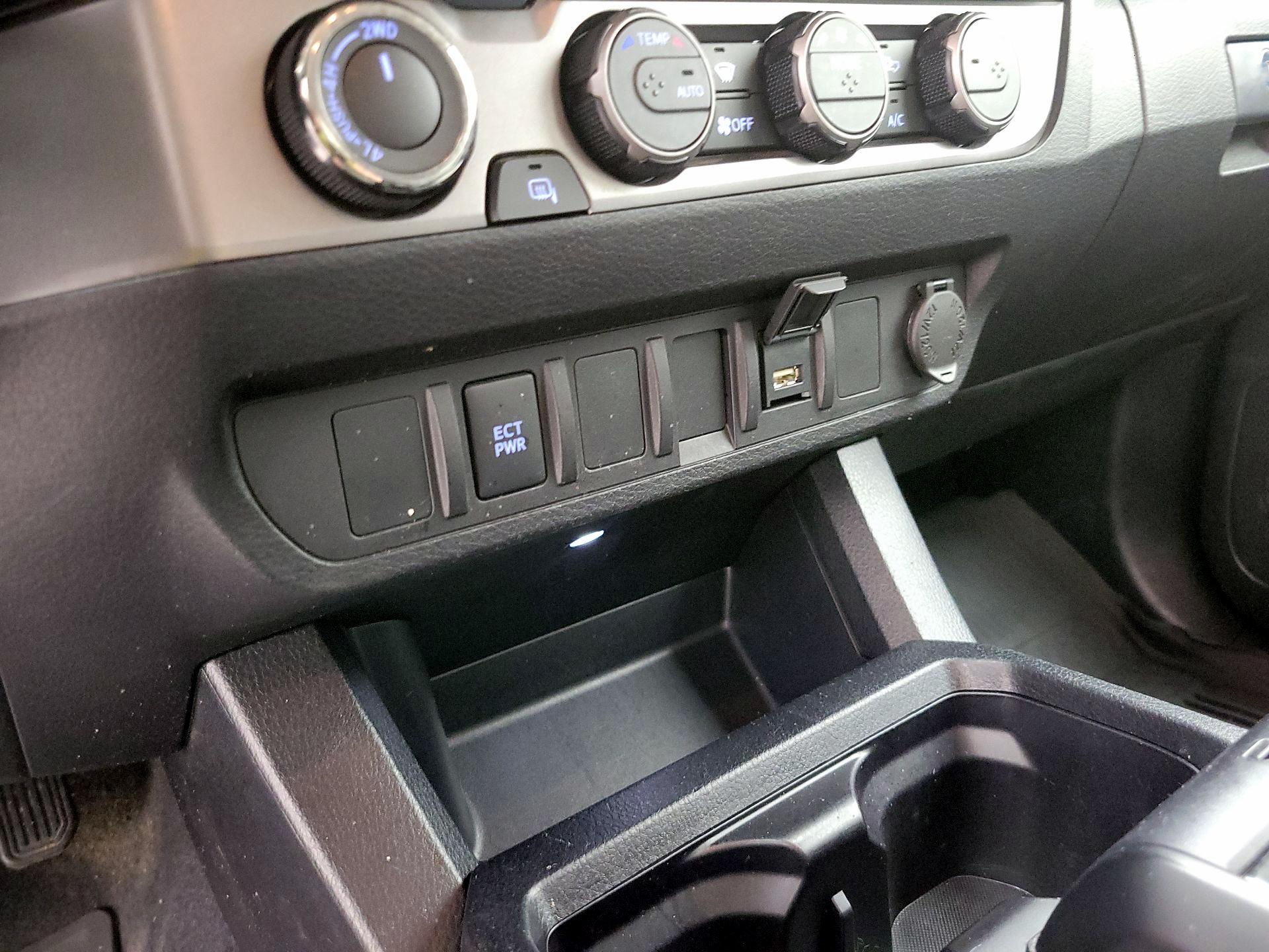 Thumbnail: 2021 Toyota Tacoma - 18