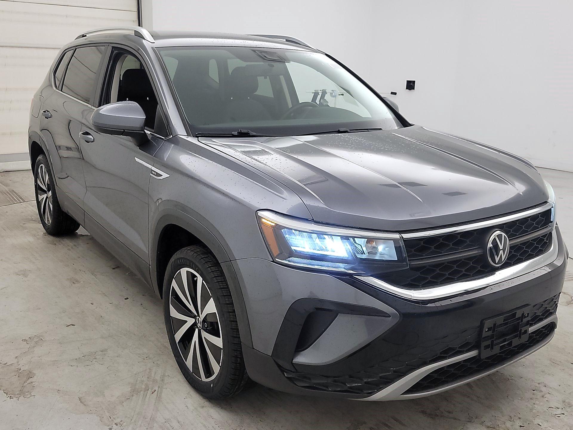 Thumbnail: 2022 Volkswagen Taos - 1