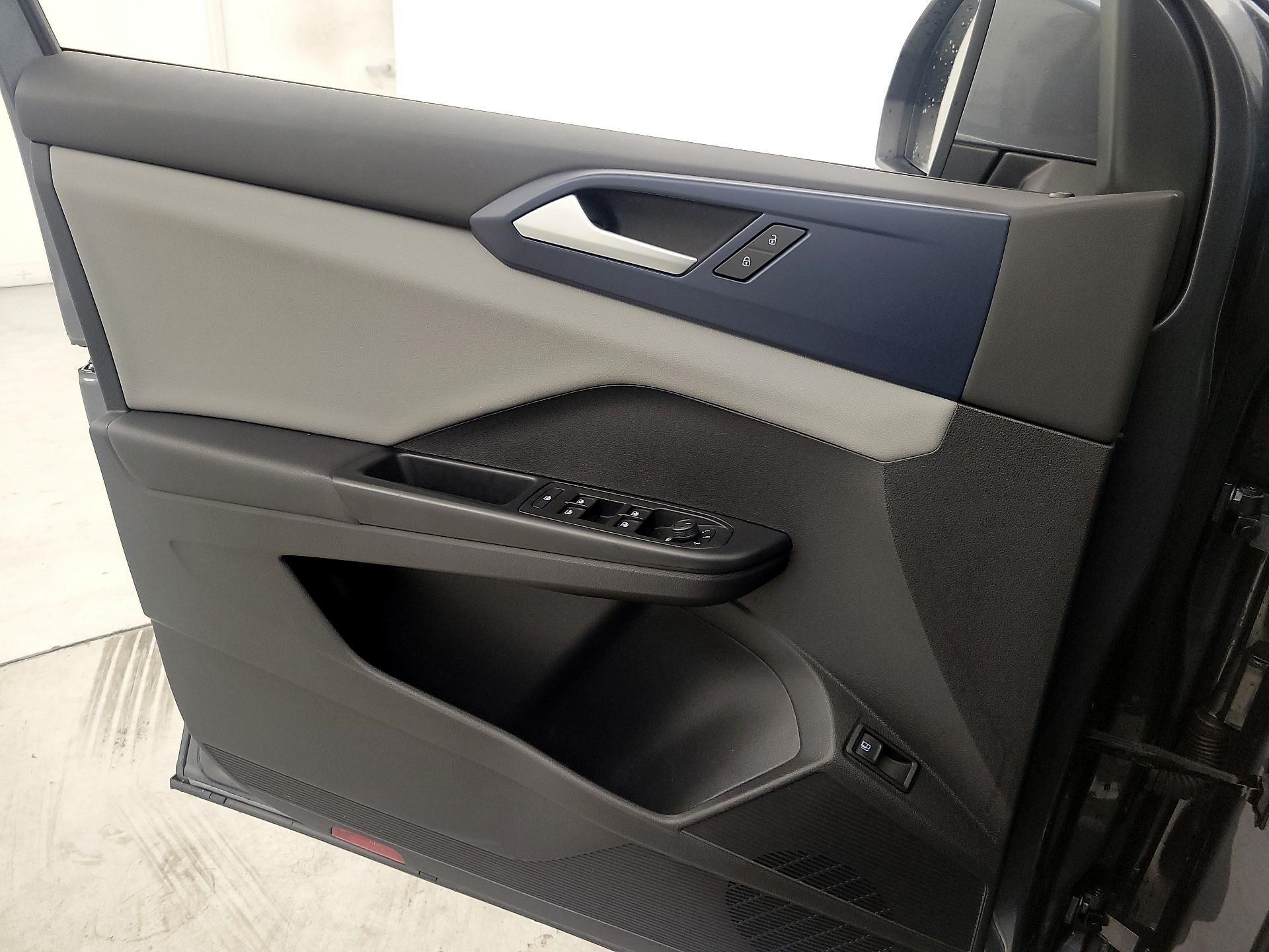 Thumbnail: 2022 Volkswagen Taos - 10