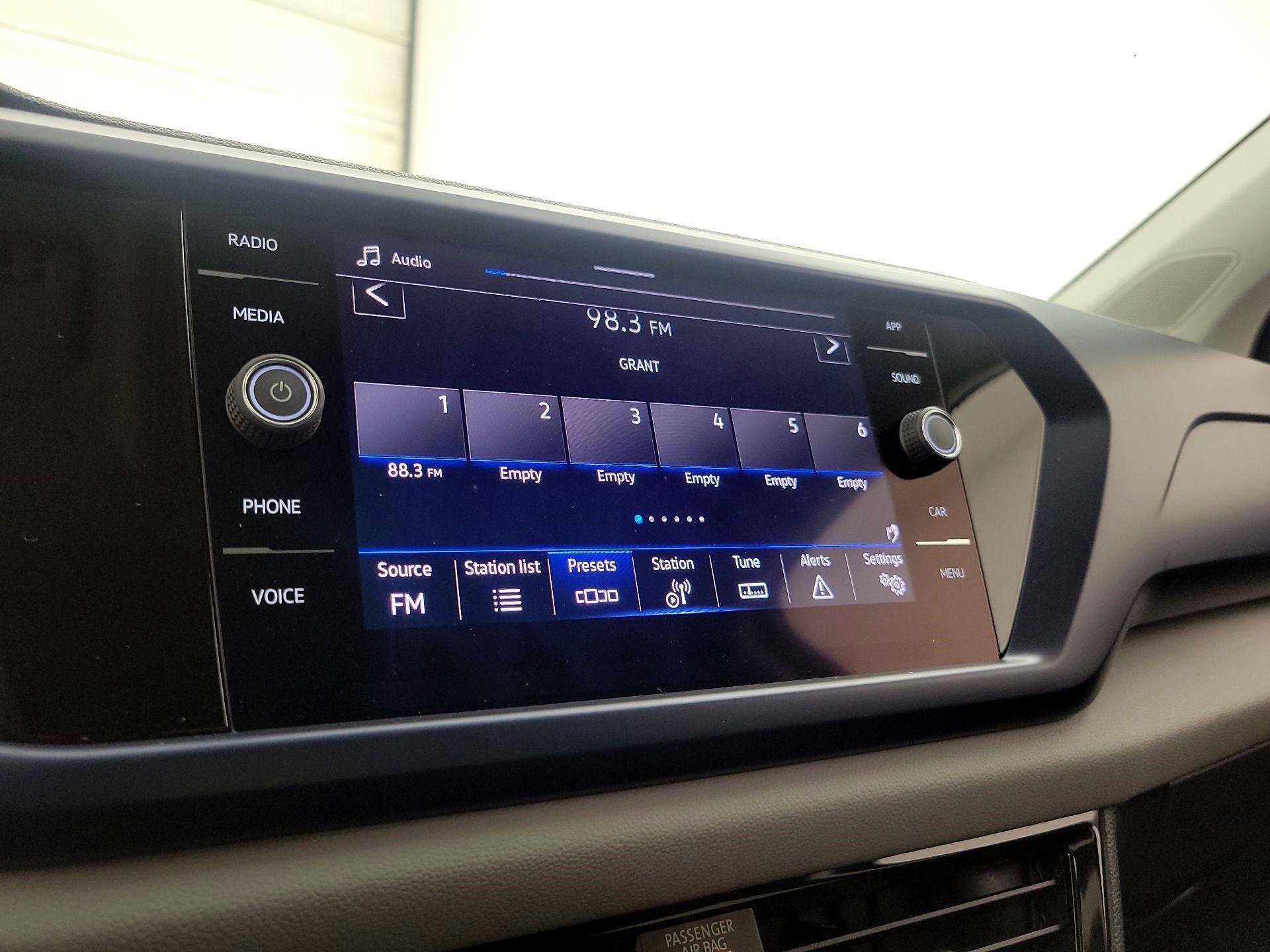 Thumbnail: 2022 Volkswagen Taos - 13