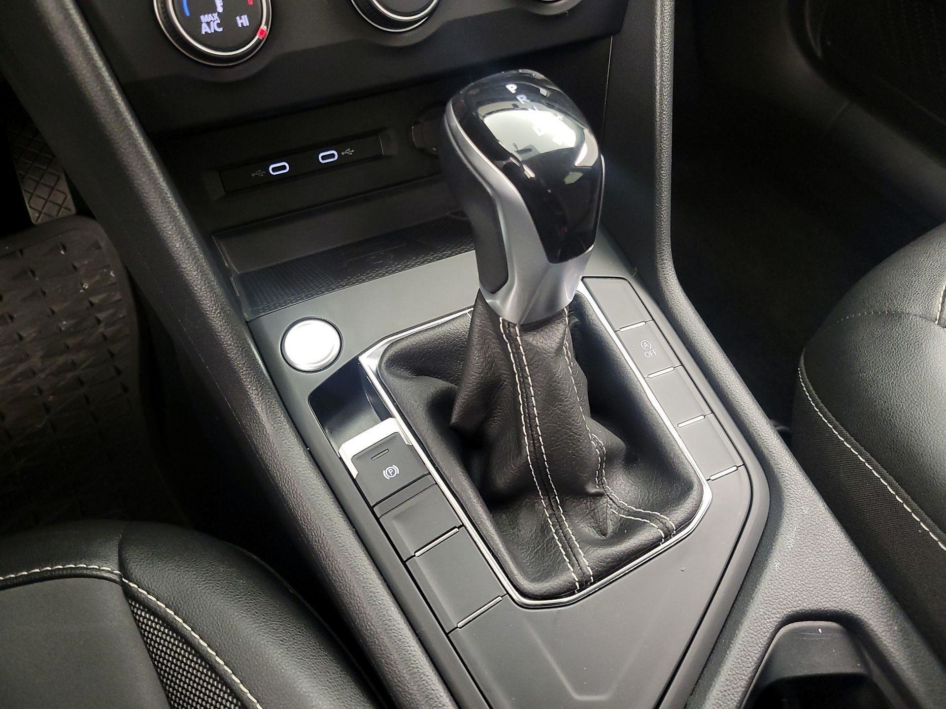 Thumbnail: 2022 Volkswagen Taos - 15