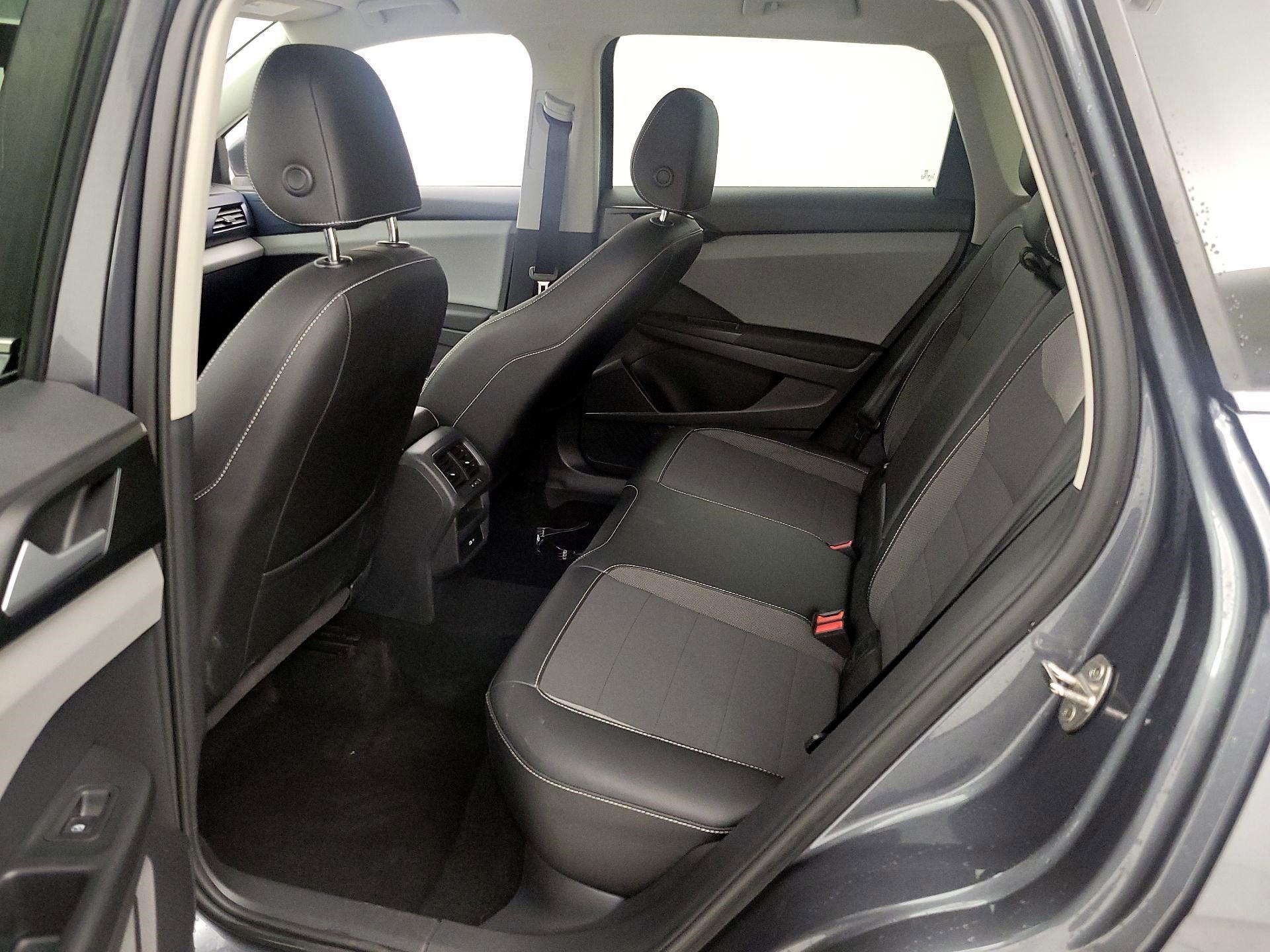 Thumbnail: 2022 Volkswagen Taos - 17