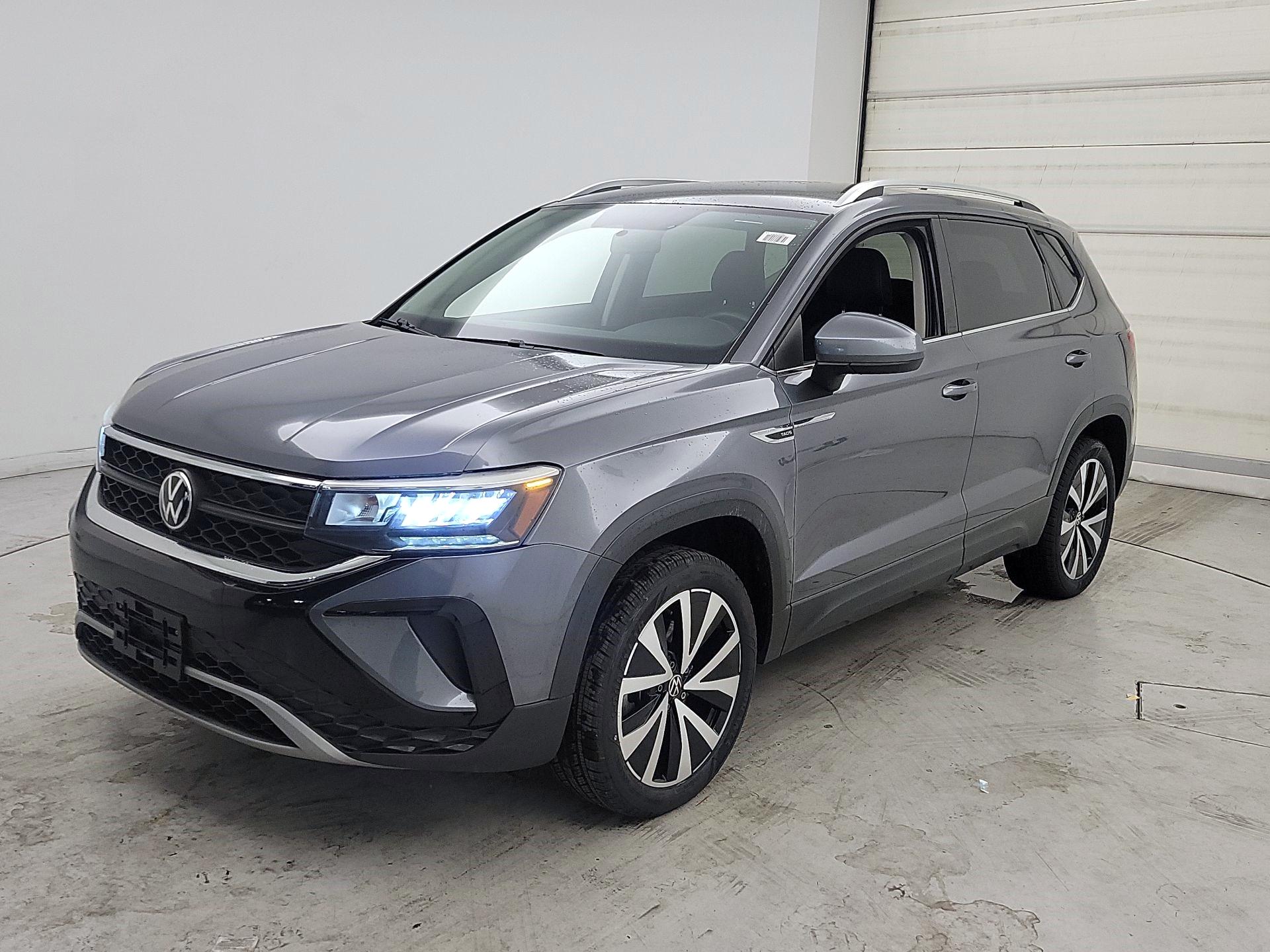 Thumbnail: 2022 Volkswagen Taos - 3