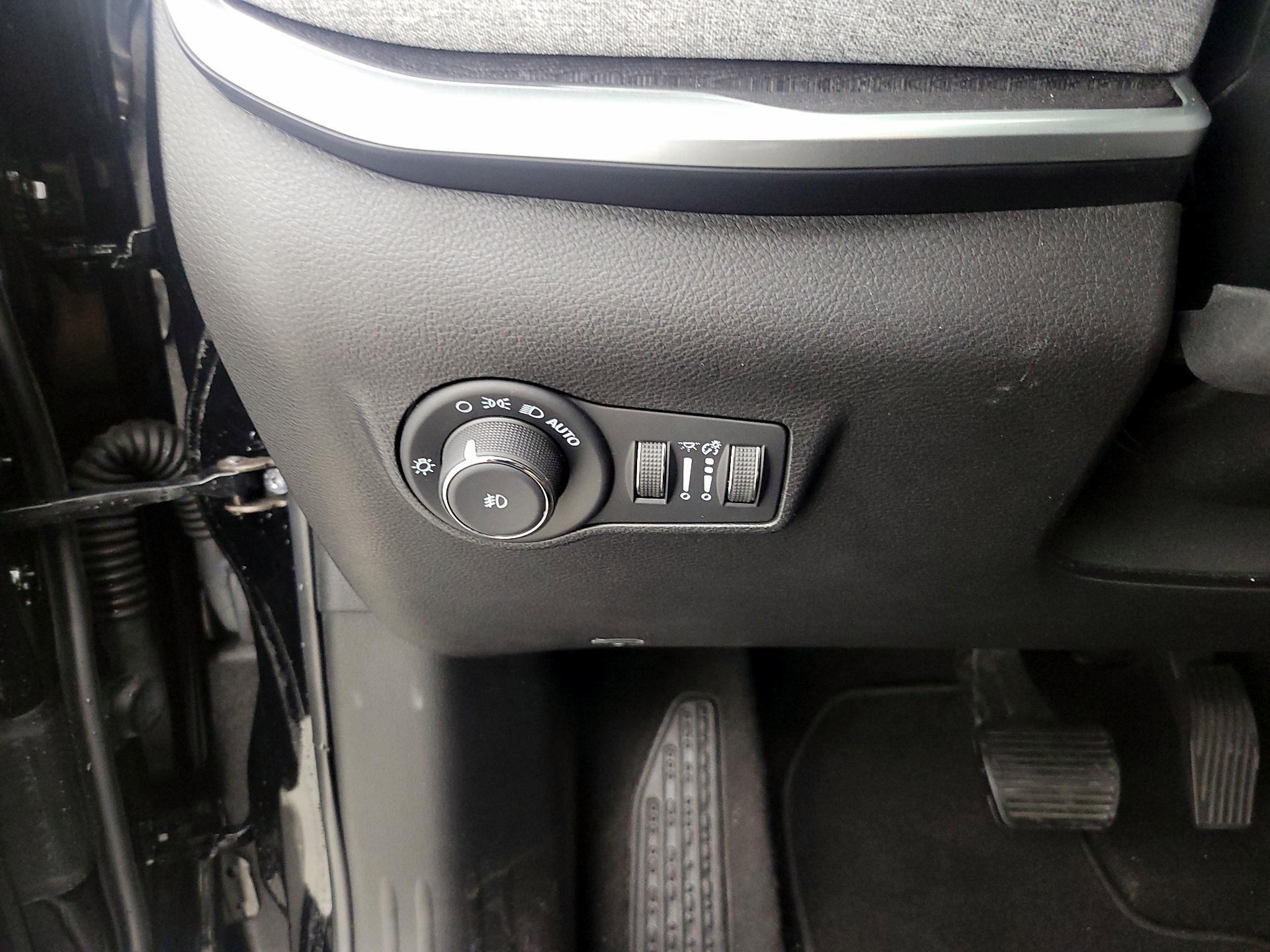 Thumbnail: 2022 Jeep Compass - 13