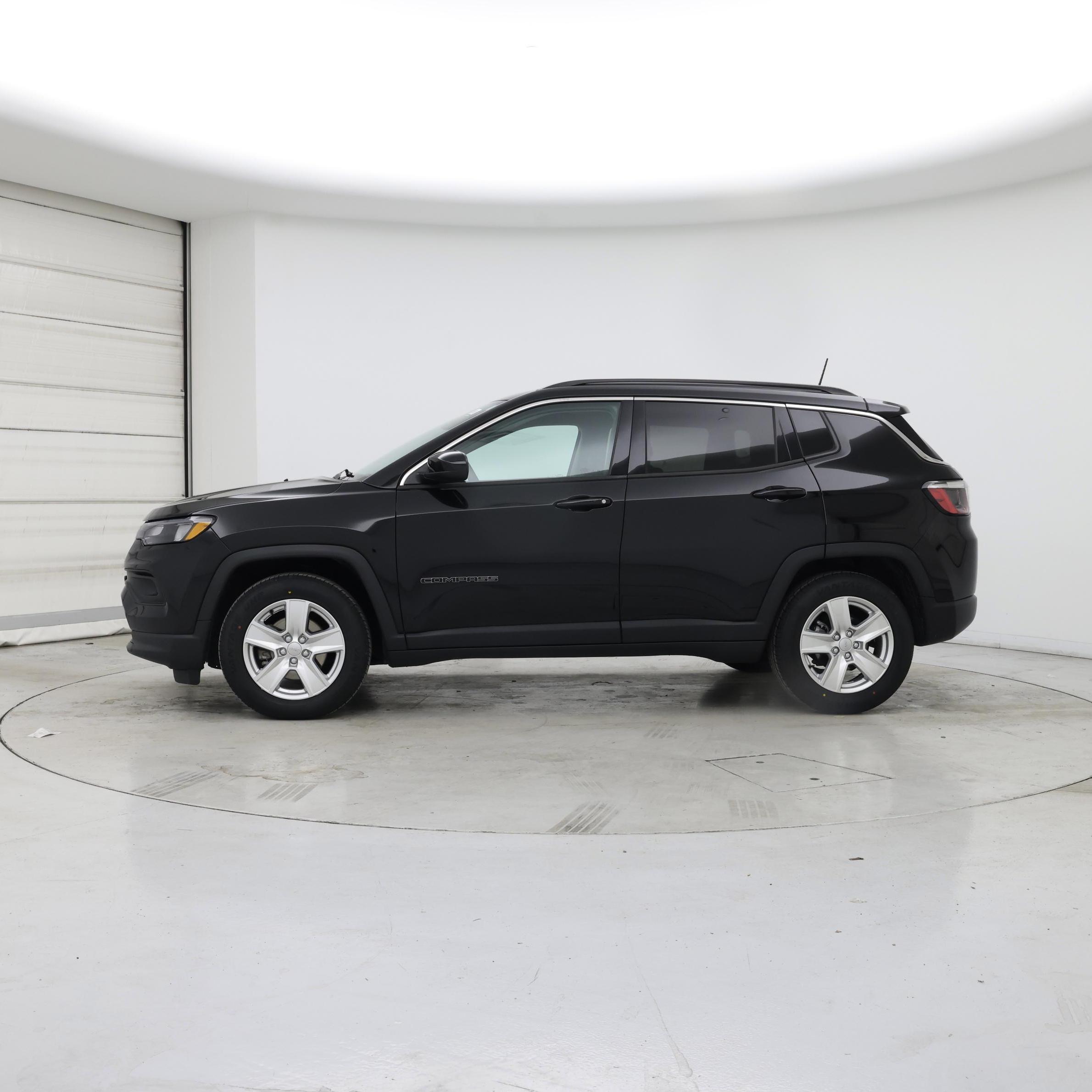 Thumbnail: 2022 Jeep Compass - 3