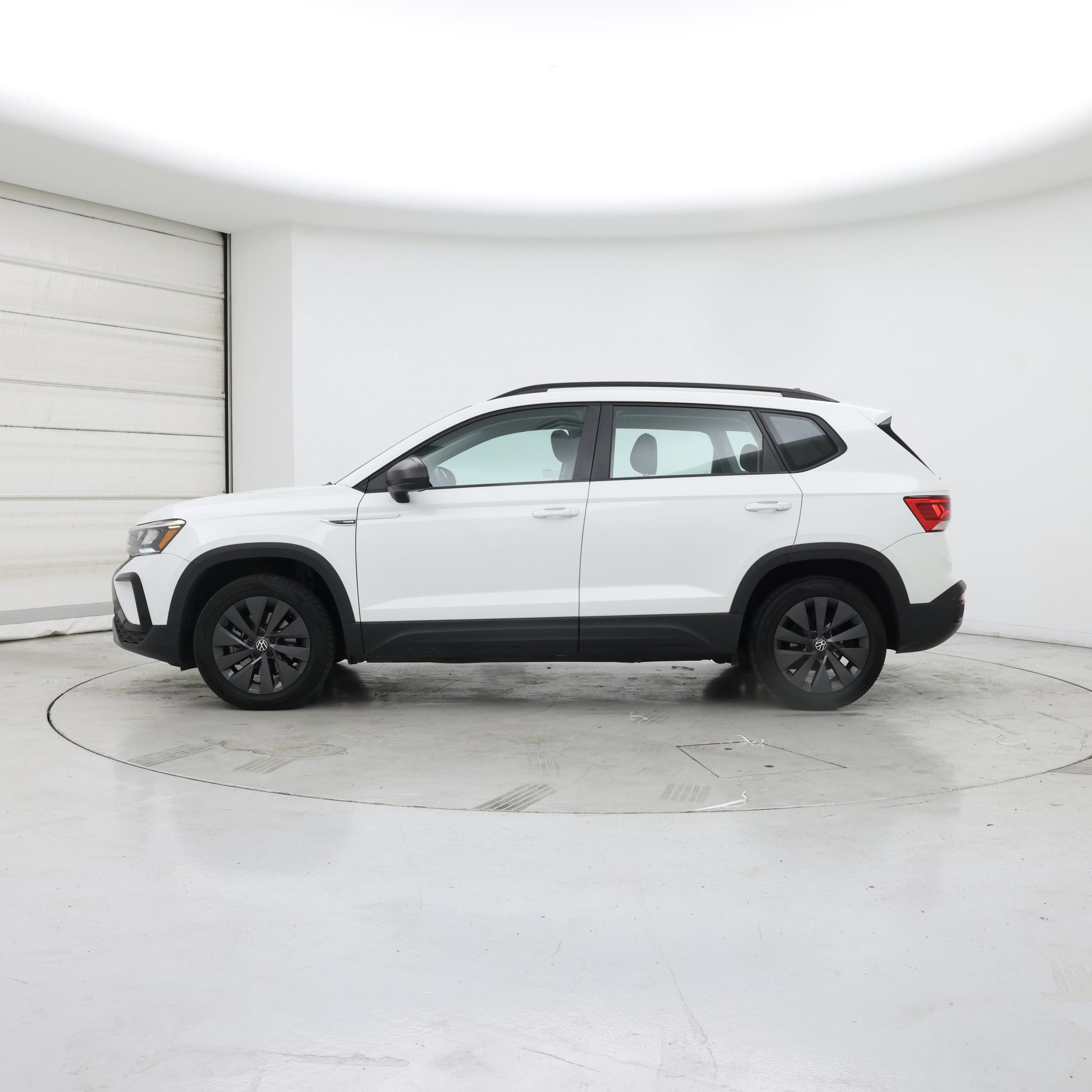 Thumbnail: 2023 Volkswagen Taos - 3