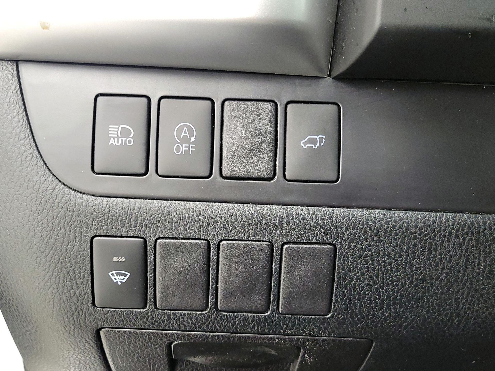 Thumbnail: 2018 Toyota Highlander - 13