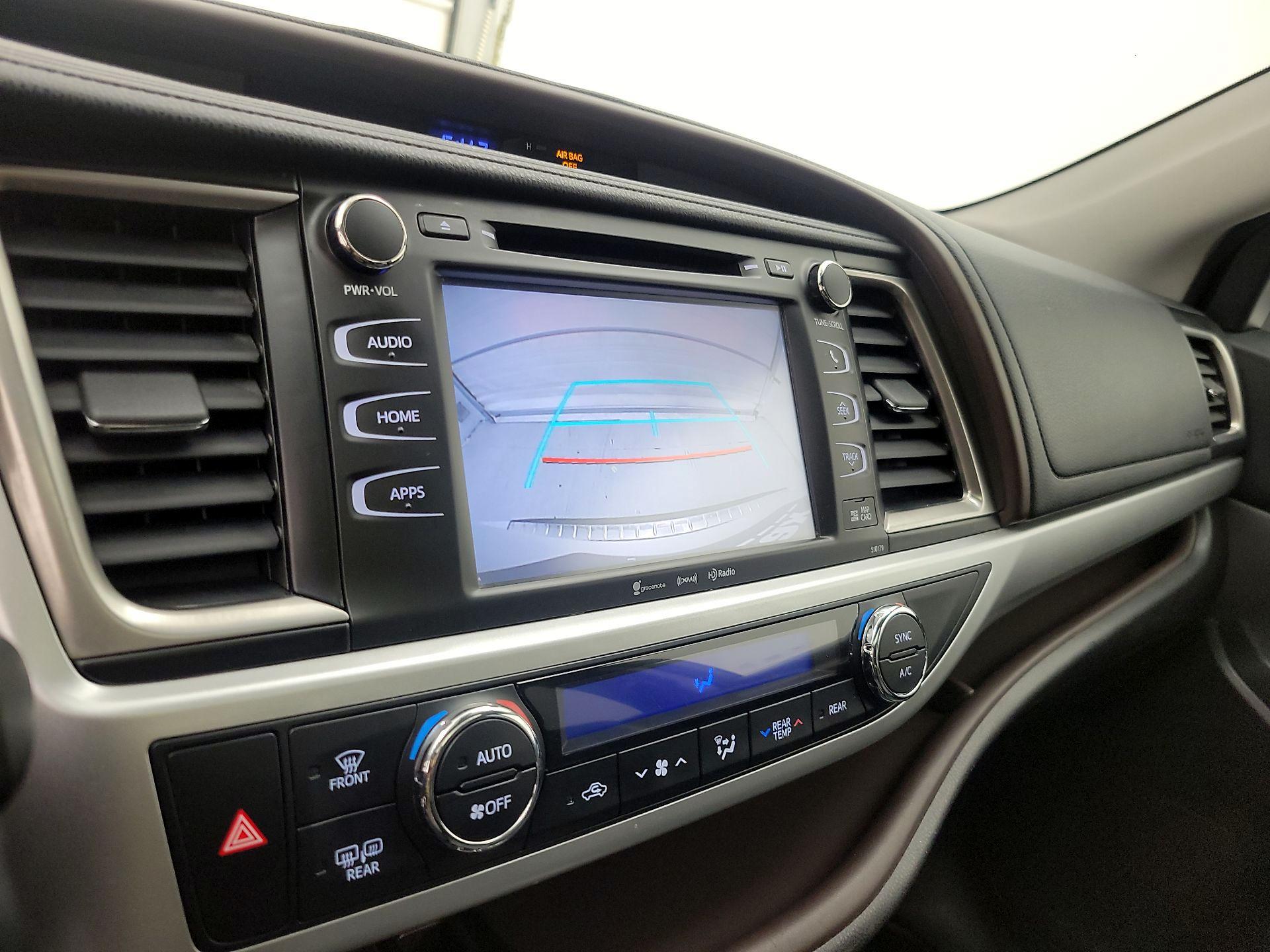 Thumbnail: 2018 Toyota Highlander - 15