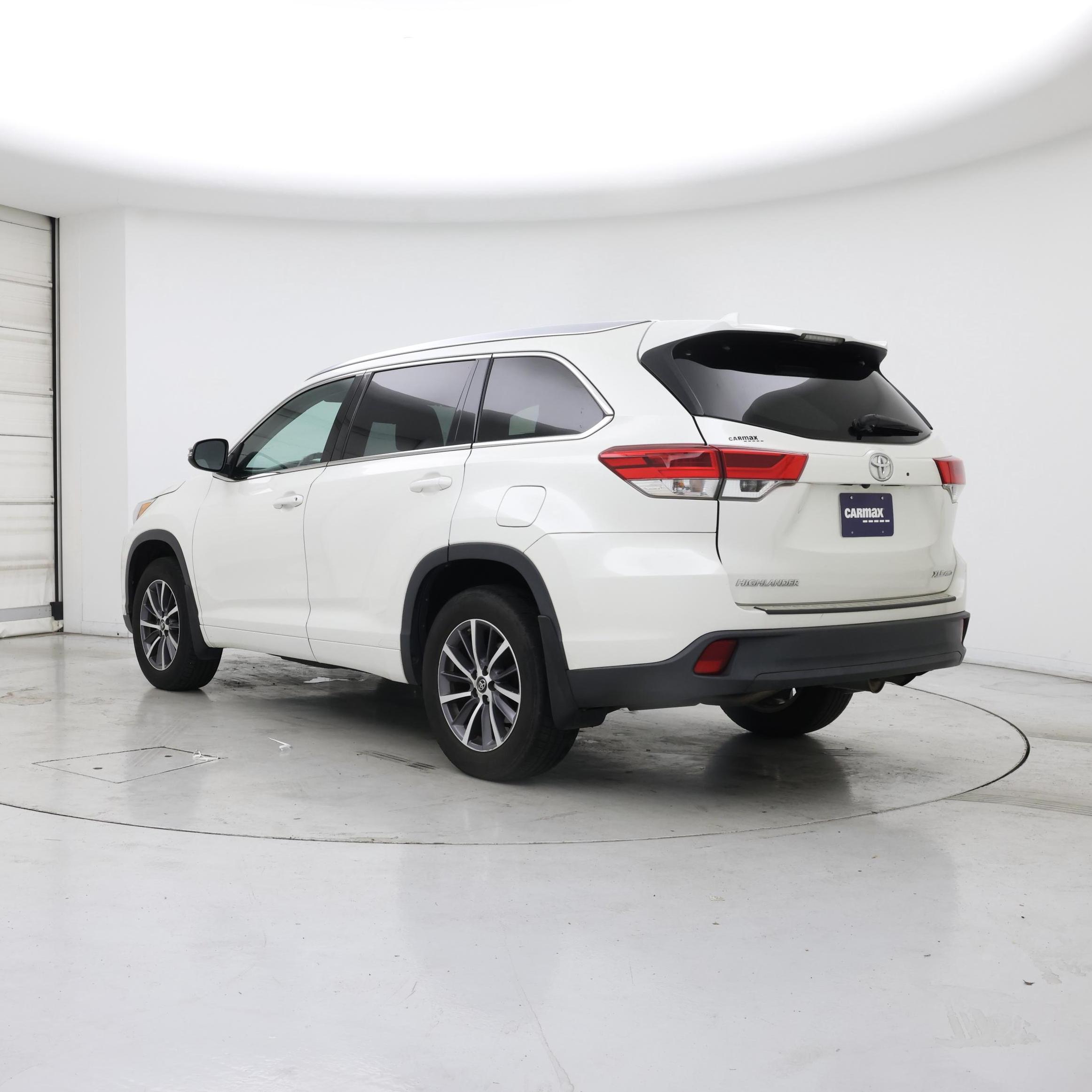 Thumbnail: 2018 Toyota Highlander - 2