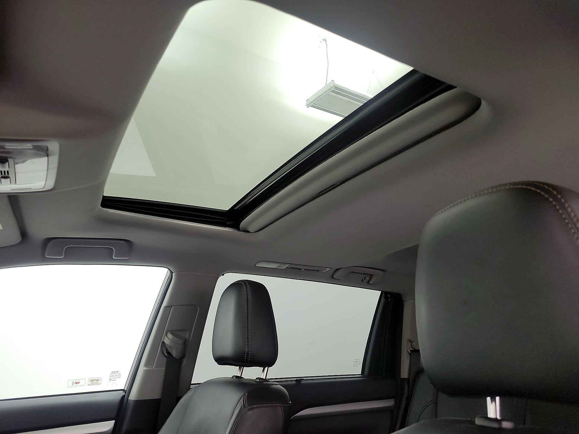 Thumbnail: 2018 Toyota Highlander - 20