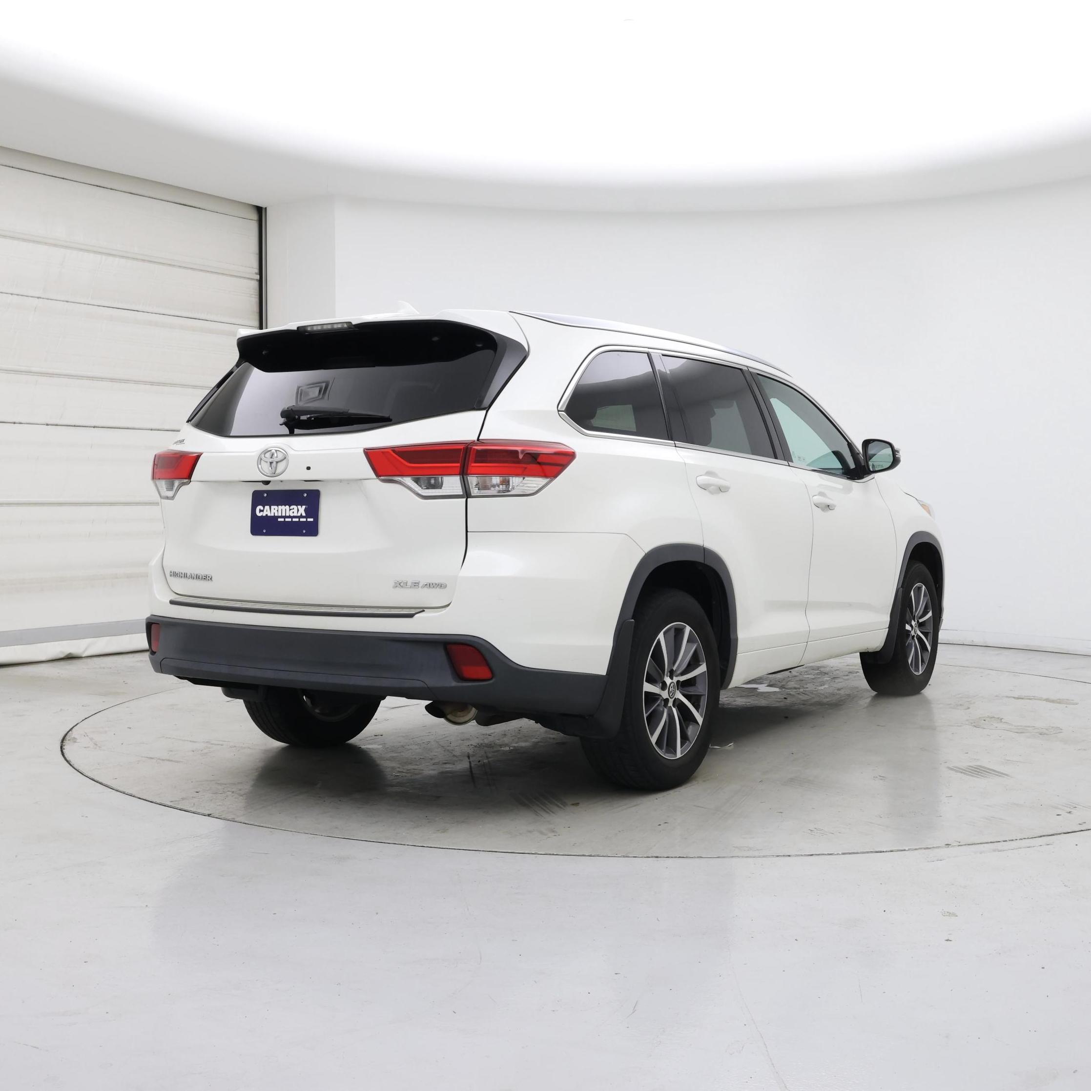 Thumbnail: 2018 Toyota Highlander - 8