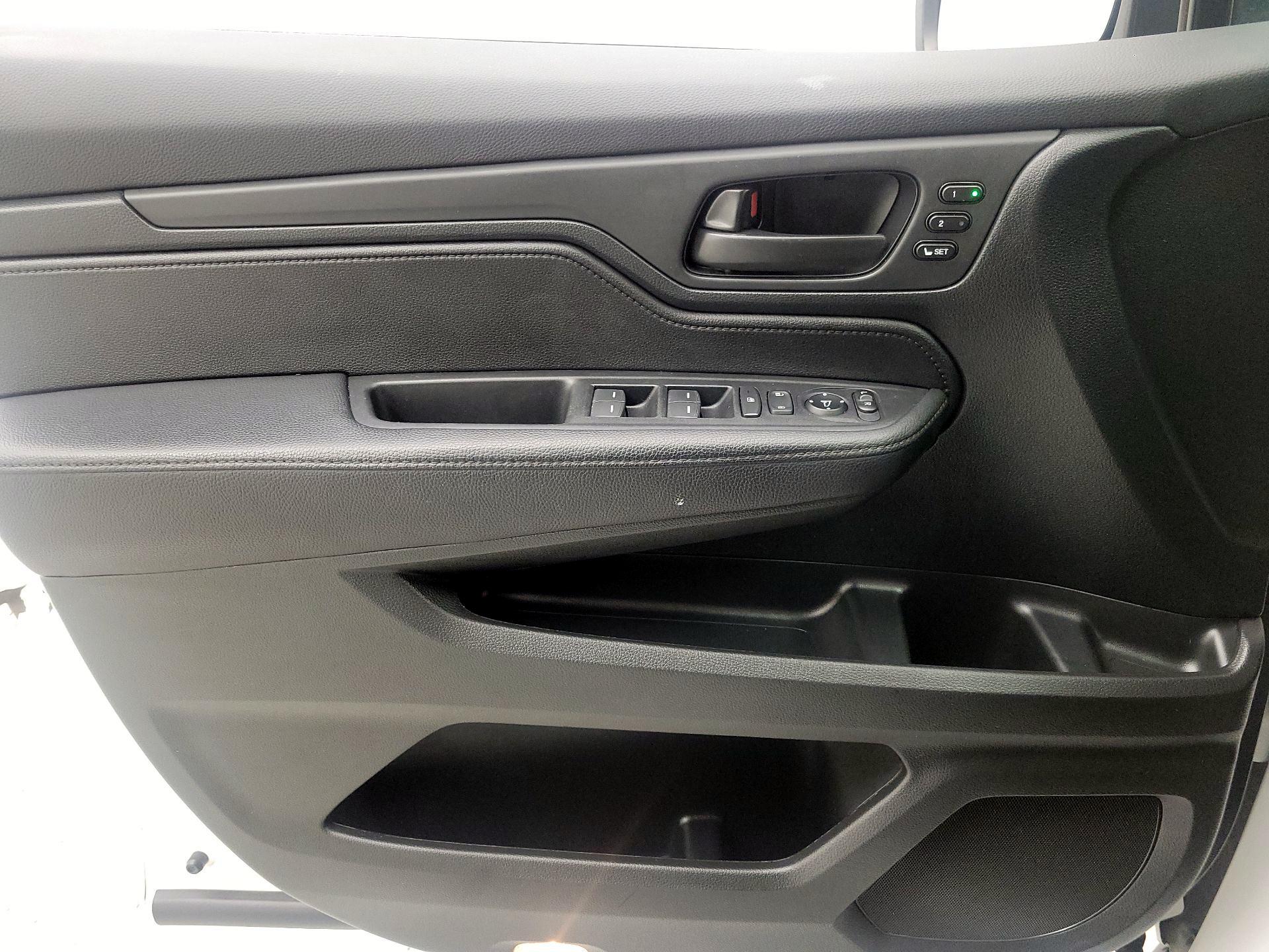 Thumbnail: 2023 Honda Odyssey - 12