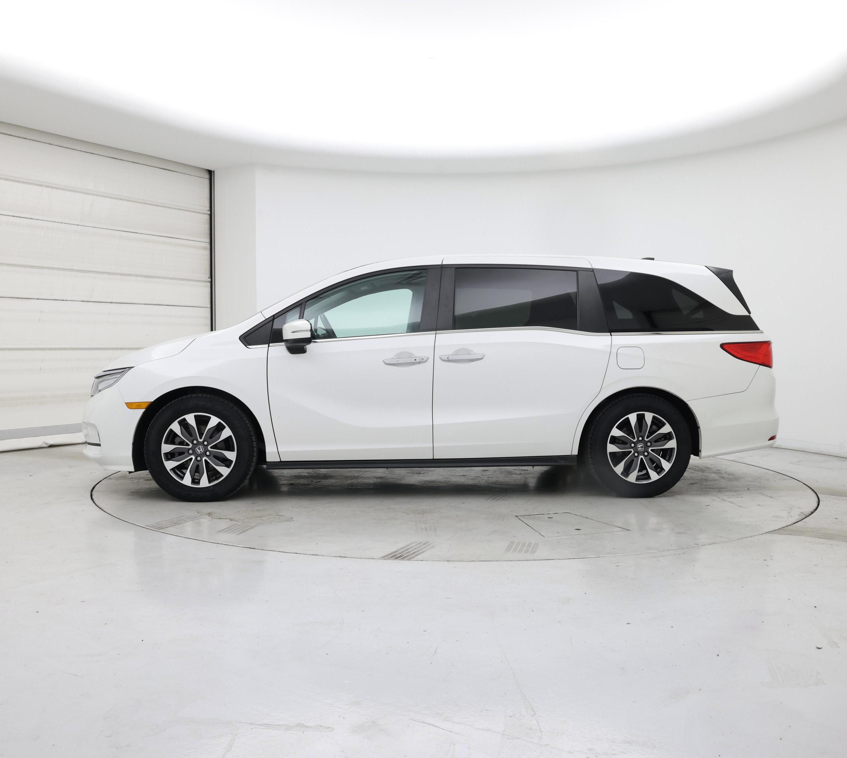 Thumbnail: 2023 Honda Odyssey - 3