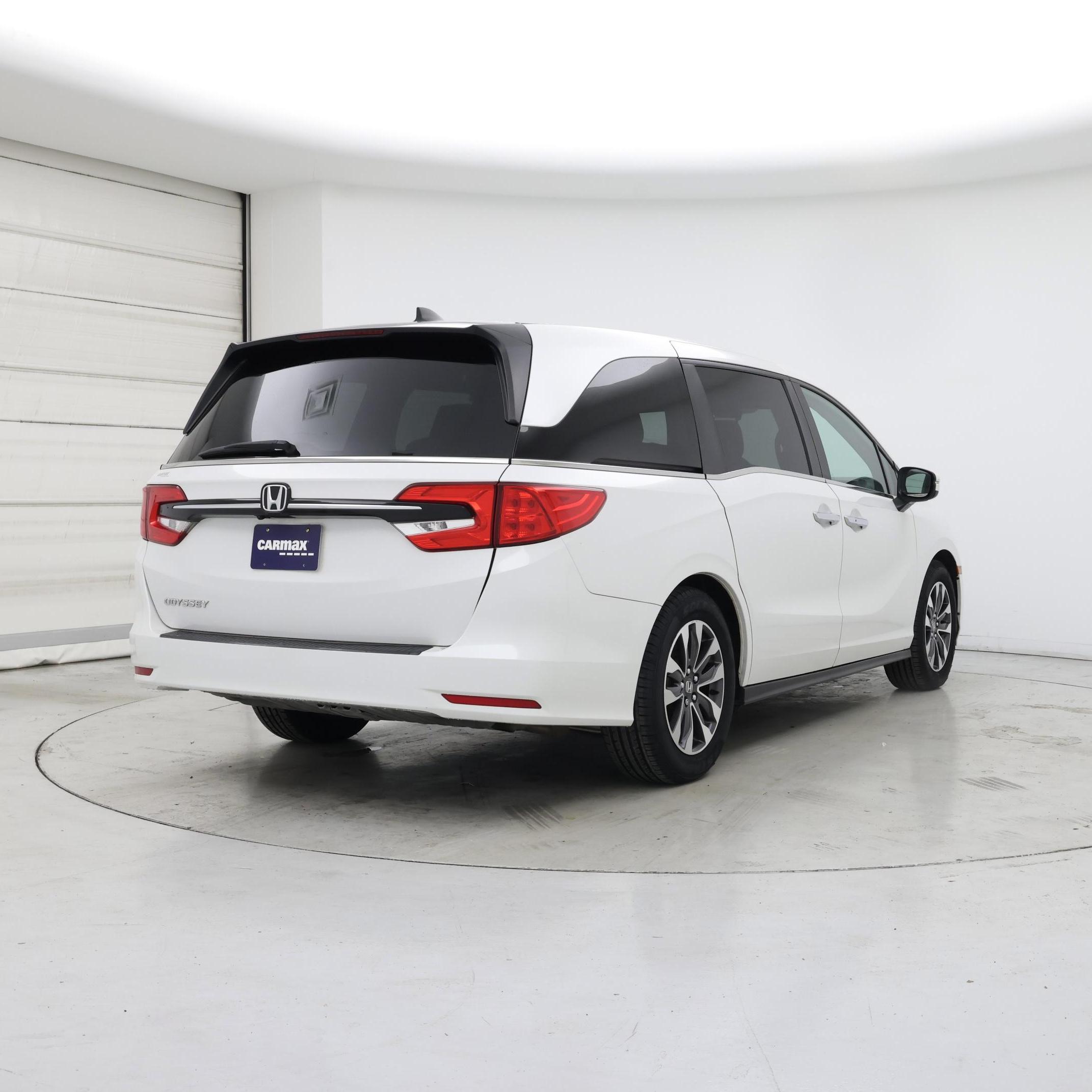 Thumbnail: 2023 Honda Odyssey - 8