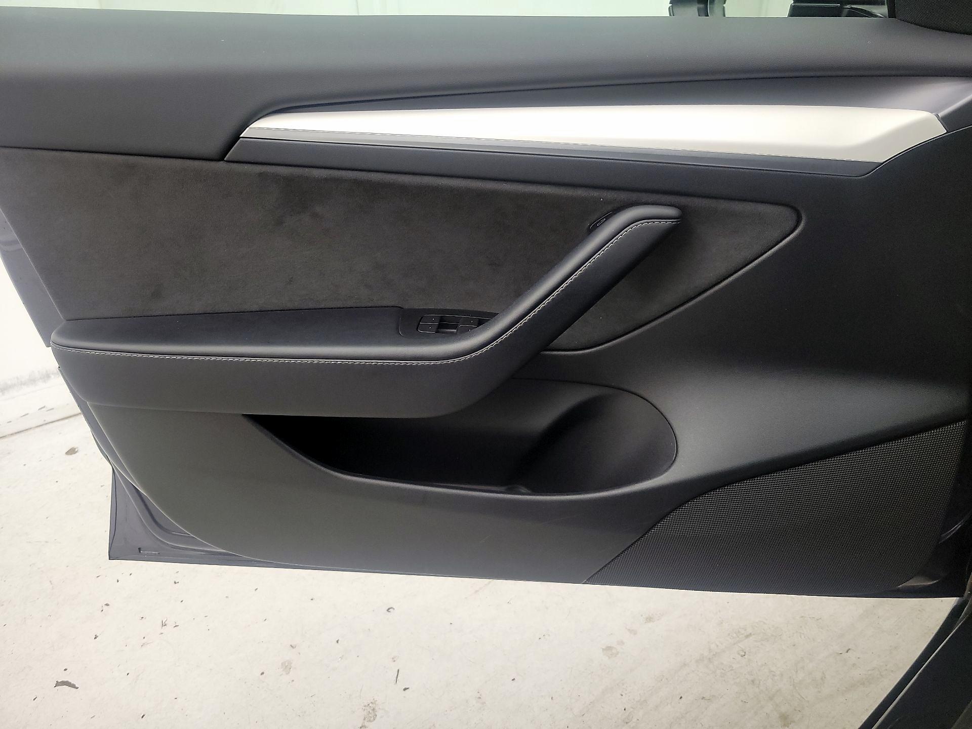 Thumbnail: 2023 Tesla Model 3 - 12