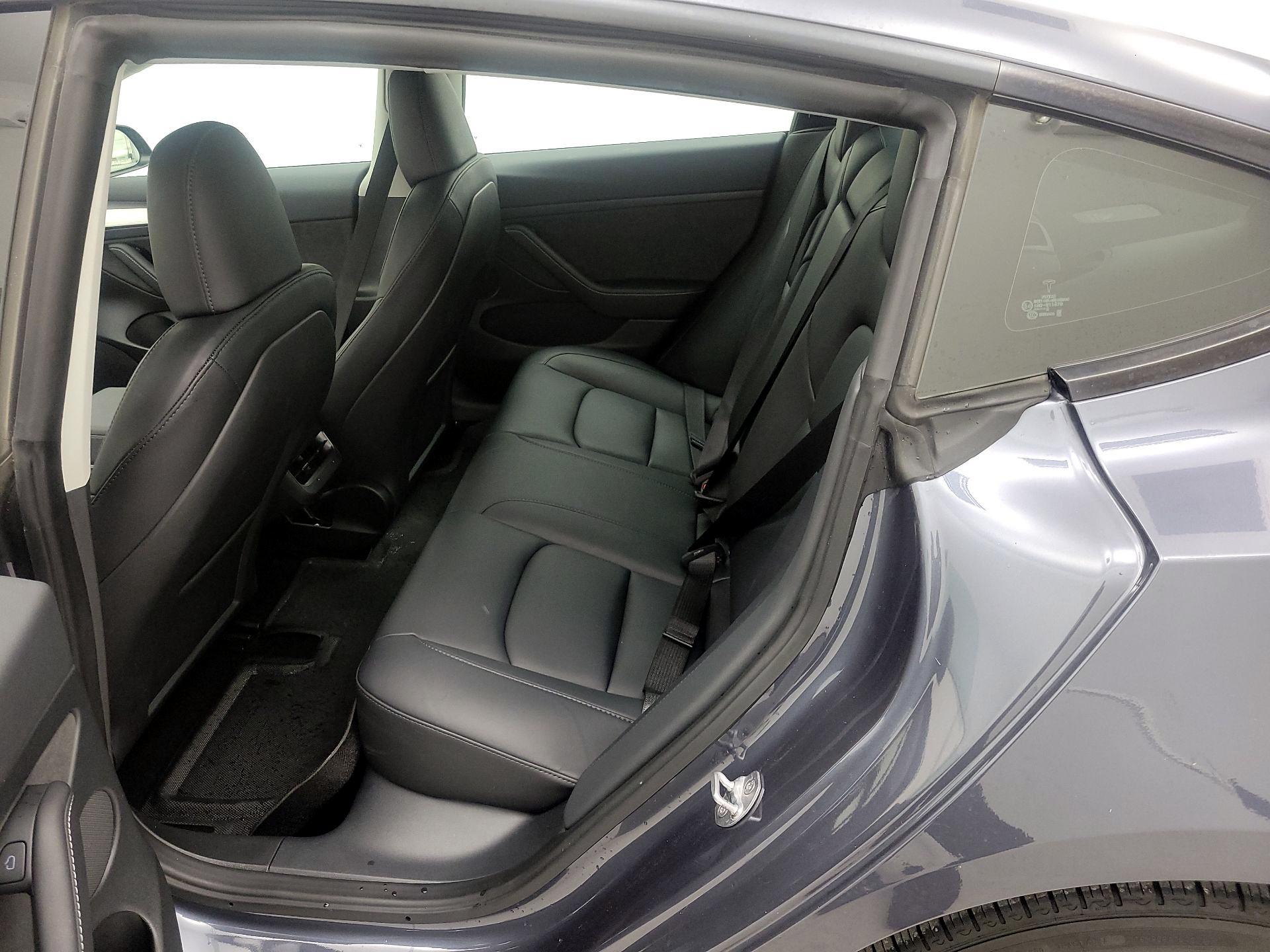 Thumbnail: 2023 Tesla Model 3 - 17