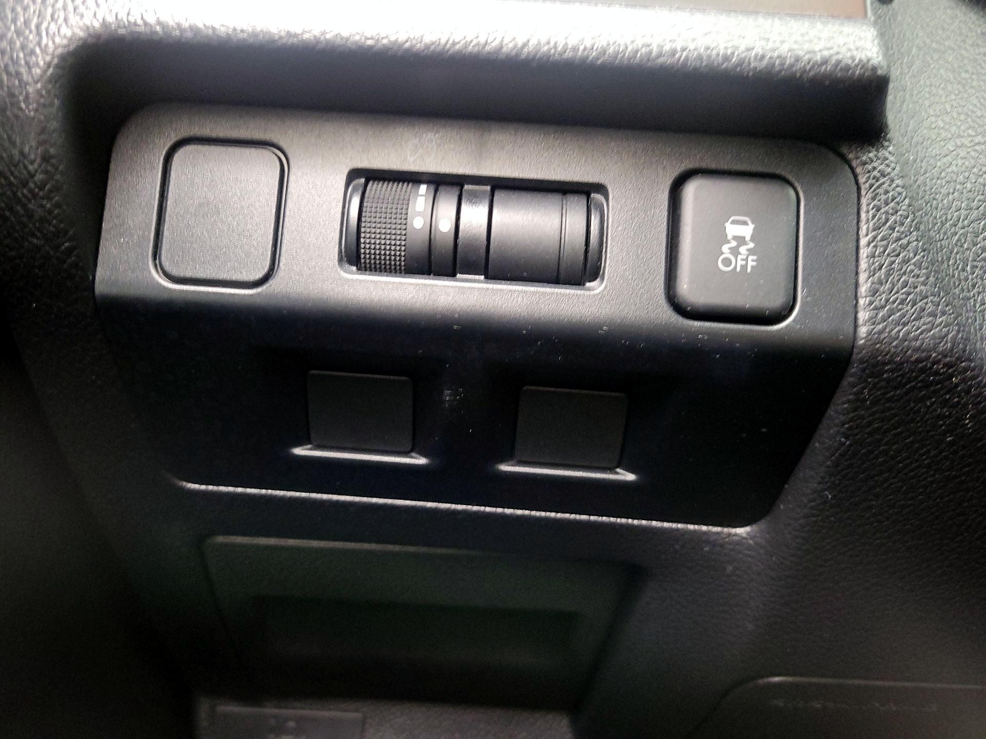 Thumbnail: 2015 Subaru Impreza - 13