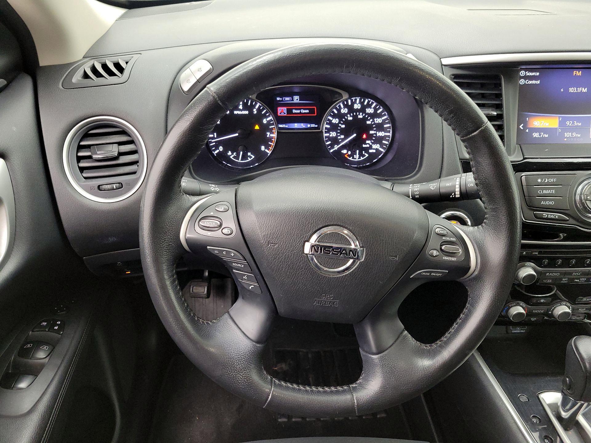 Thumbnail: 2019 Nissan Pathfinder - 10