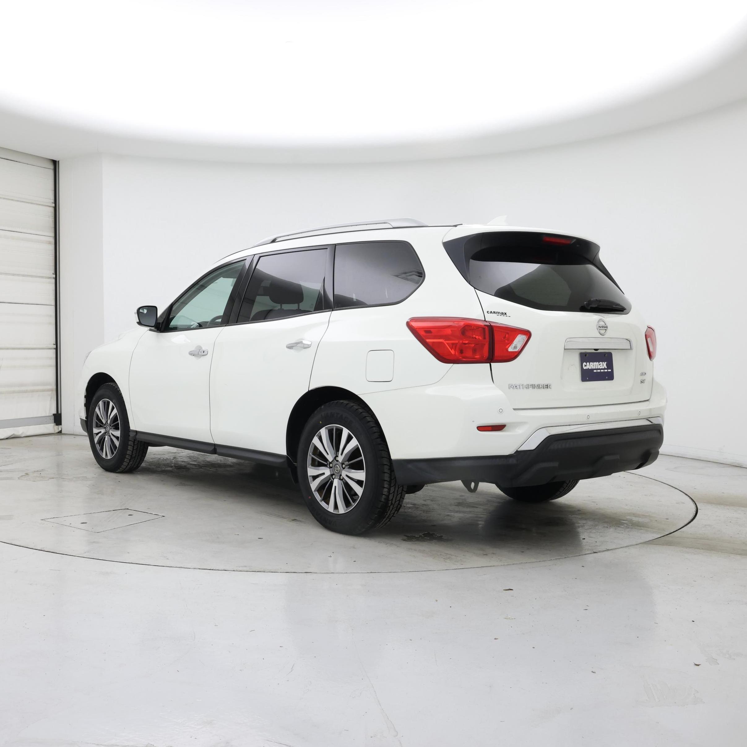 Thumbnail: 2019 Nissan Pathfinder - 2