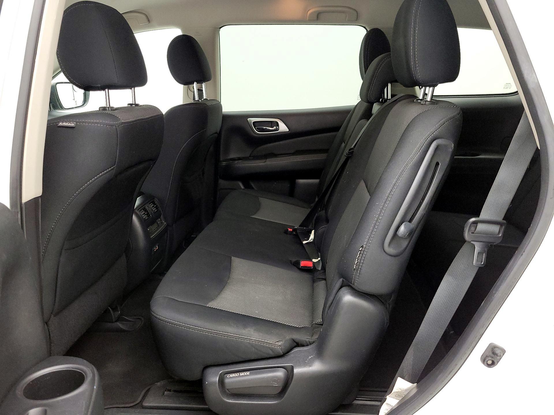 Thumbnail: 2019 Nissan Pathfinder - 19