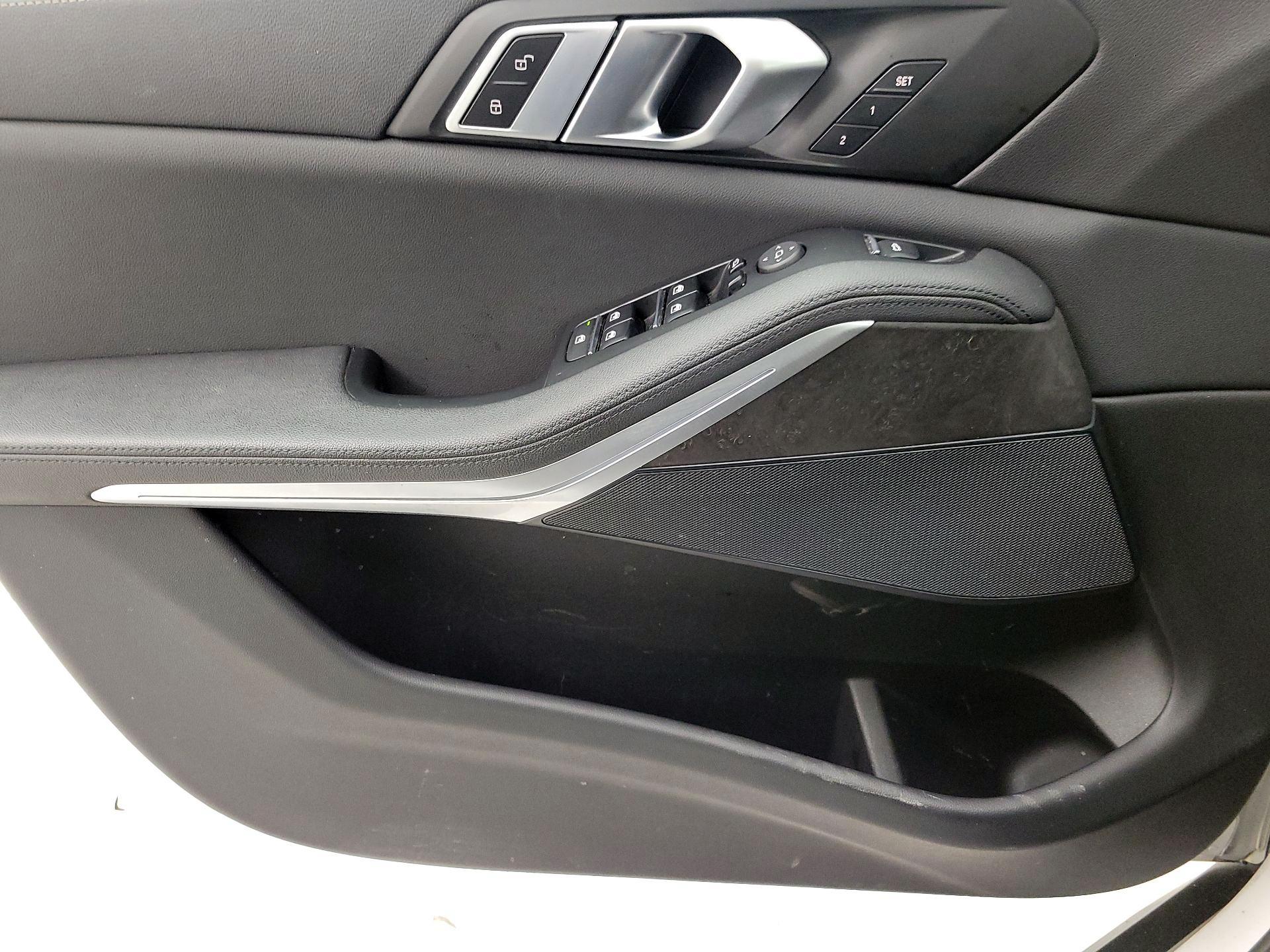 Thumbnail: 2022 BMW X5 - 12