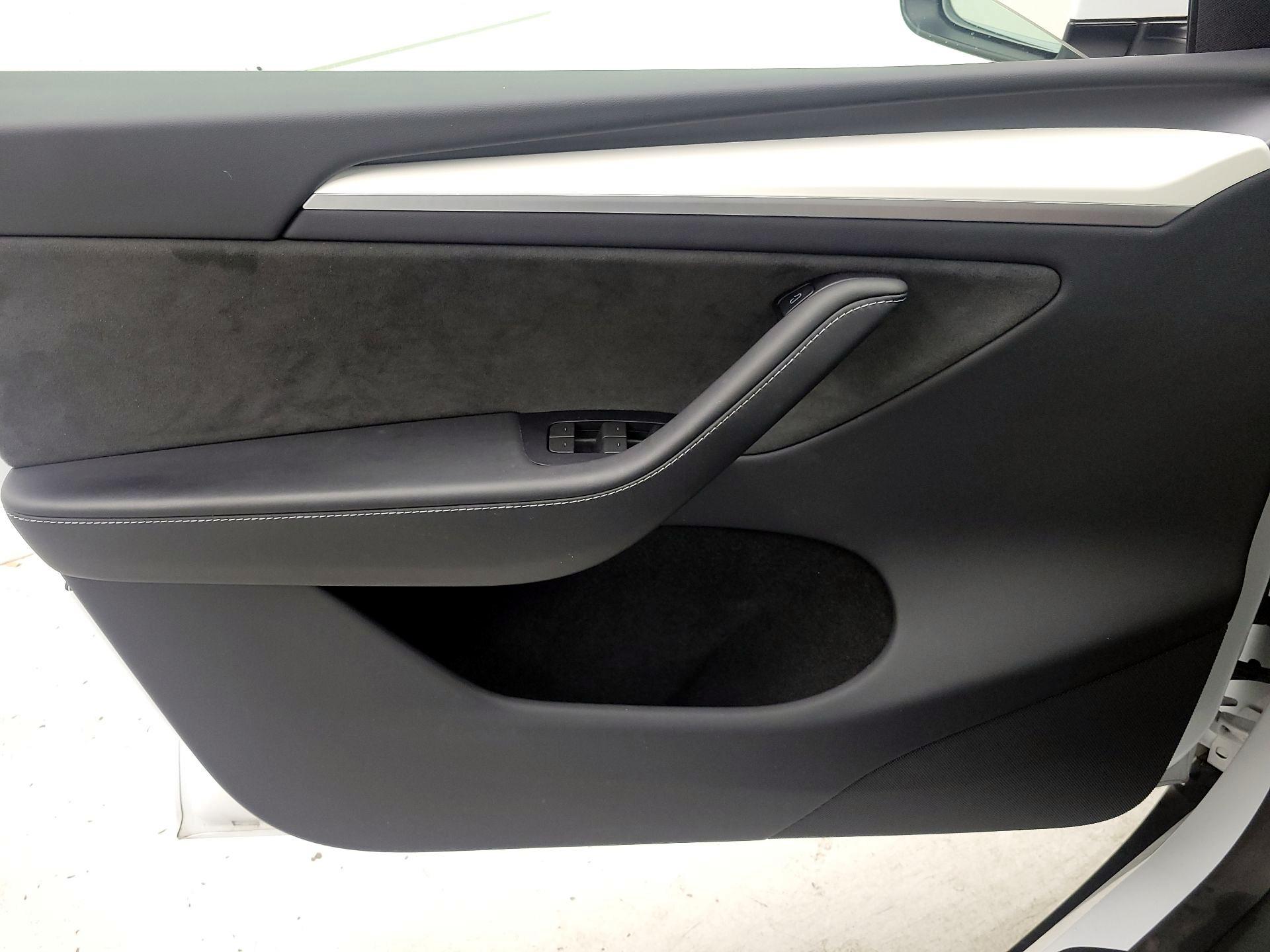 Thumbnail: 2024 Tesla Model Y - 12