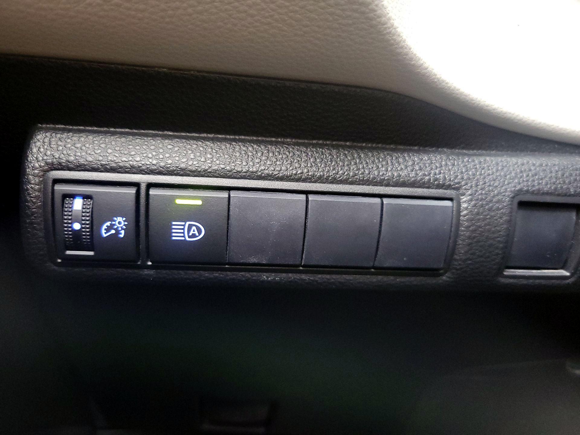 Thumbnail: 2020 Toyota Corolla - 13