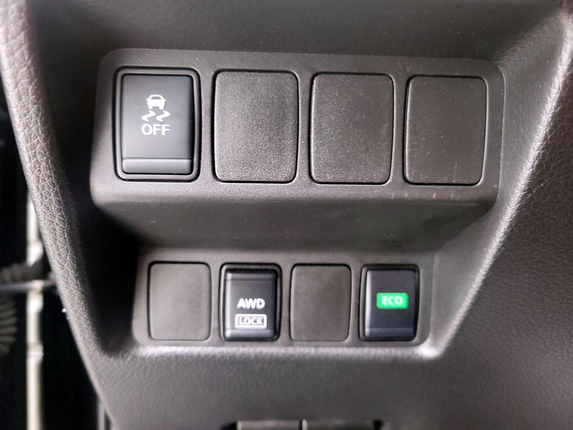 Thumbnail: 2019 Nissan Rogue Sport - 13