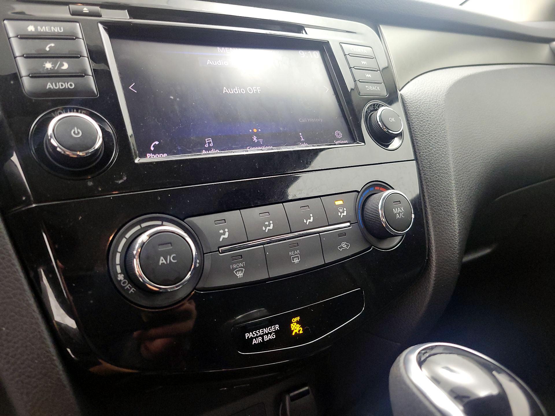 Thumbnail: 2019 Nissan Rogue Sport - 16