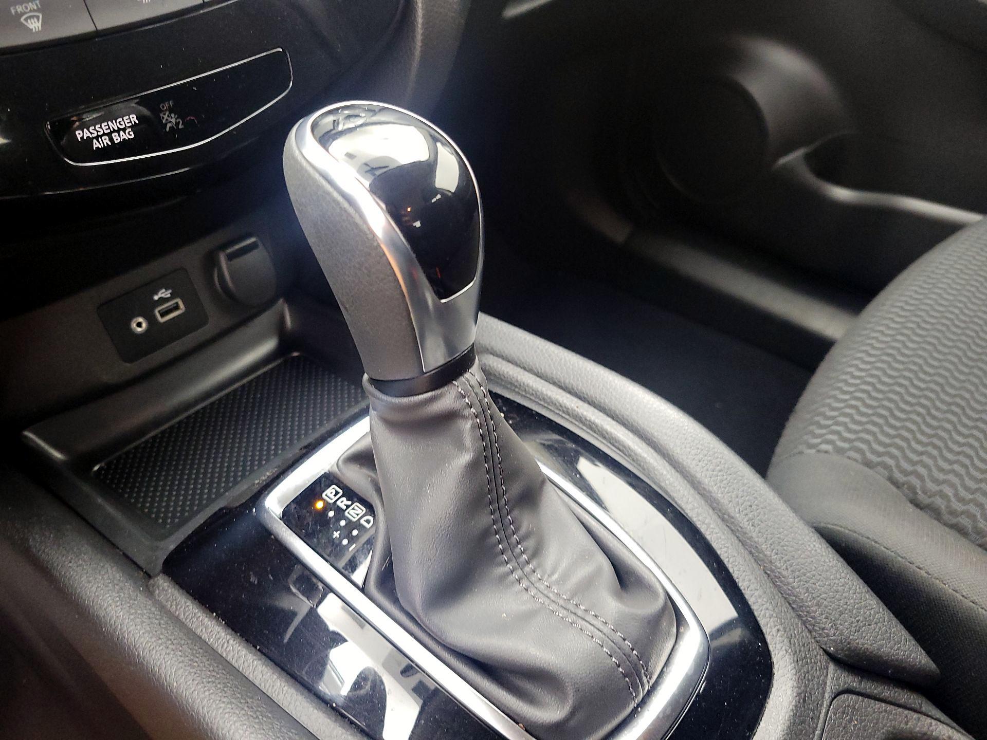 Thumbnail: 2019 Nissan Rogue Sport - 17