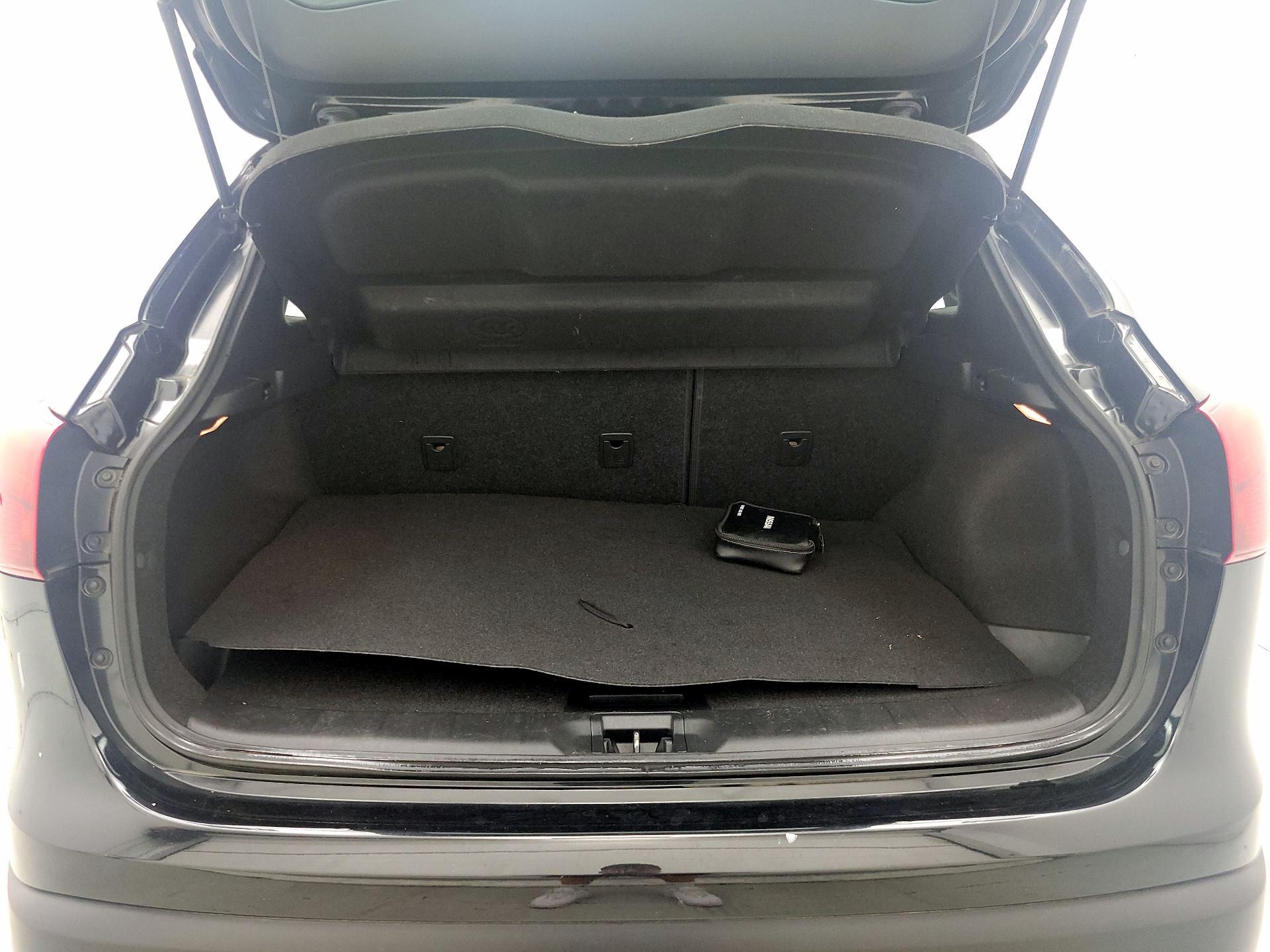 Thumbnail: 2019 Nissan Rogue Sport - 19