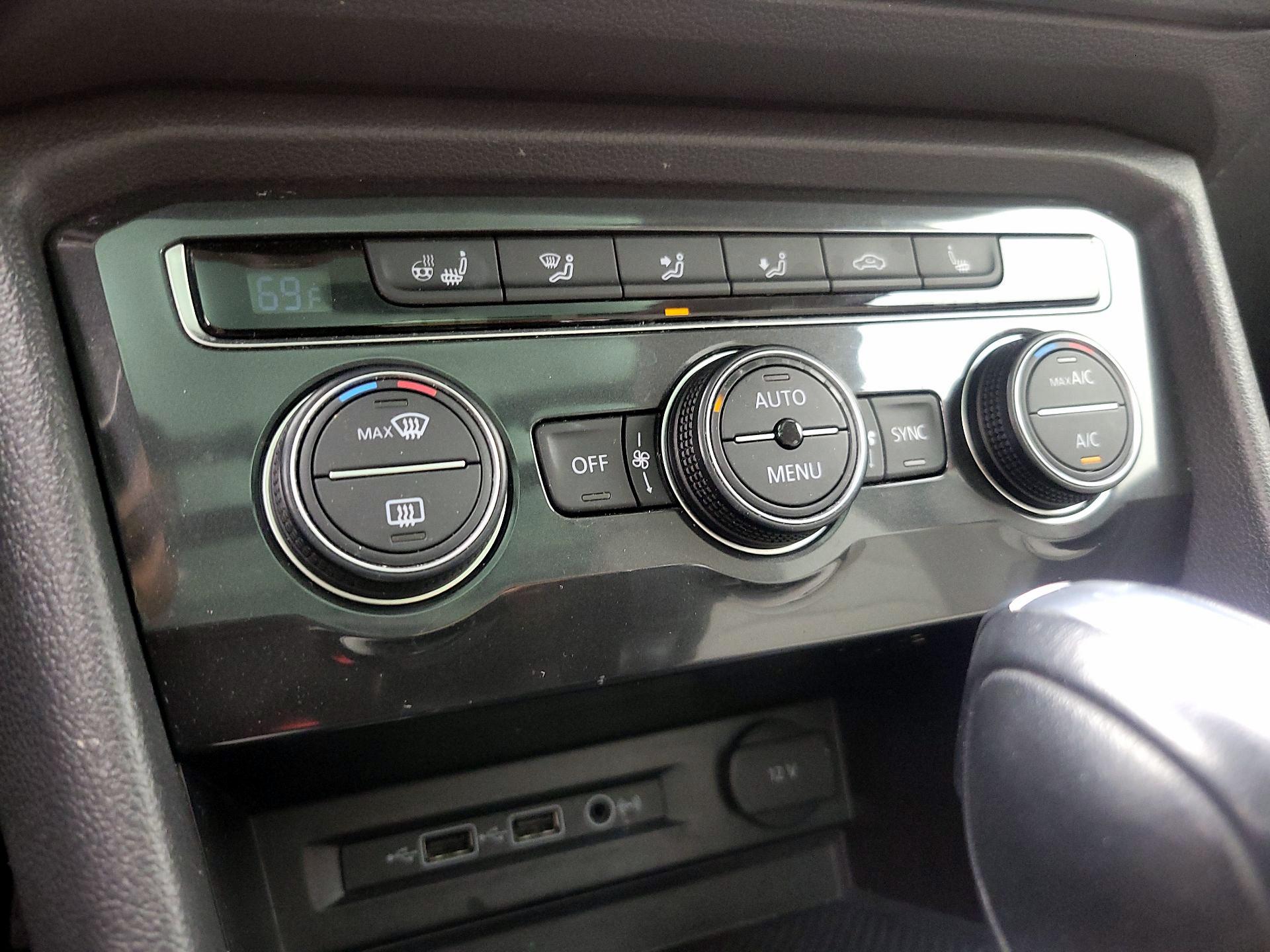 Thumbnail: 2019 Volkswagen Tiguan - 16