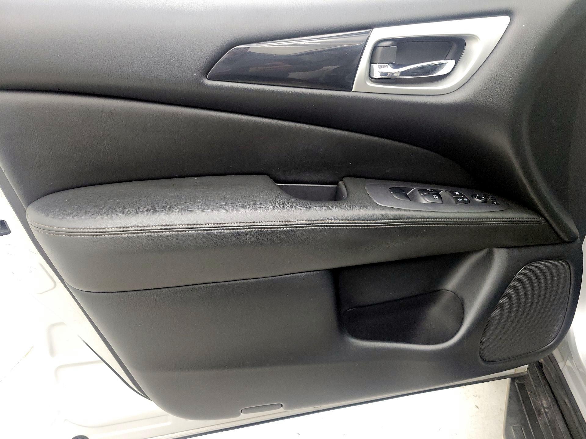 Thumbnail: 2019 Nissan Pathfinder - 12