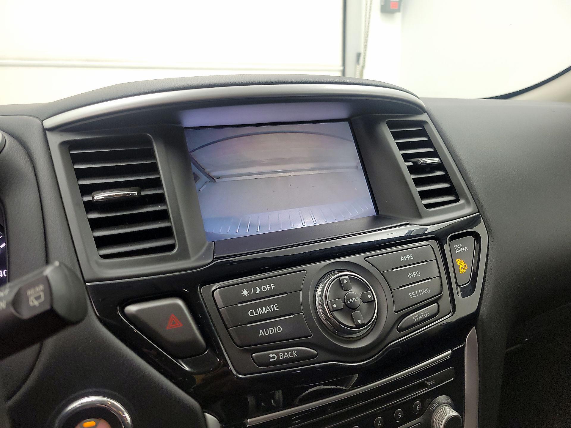 Thumbnail: 2019 Nissan Pathfinder - 13