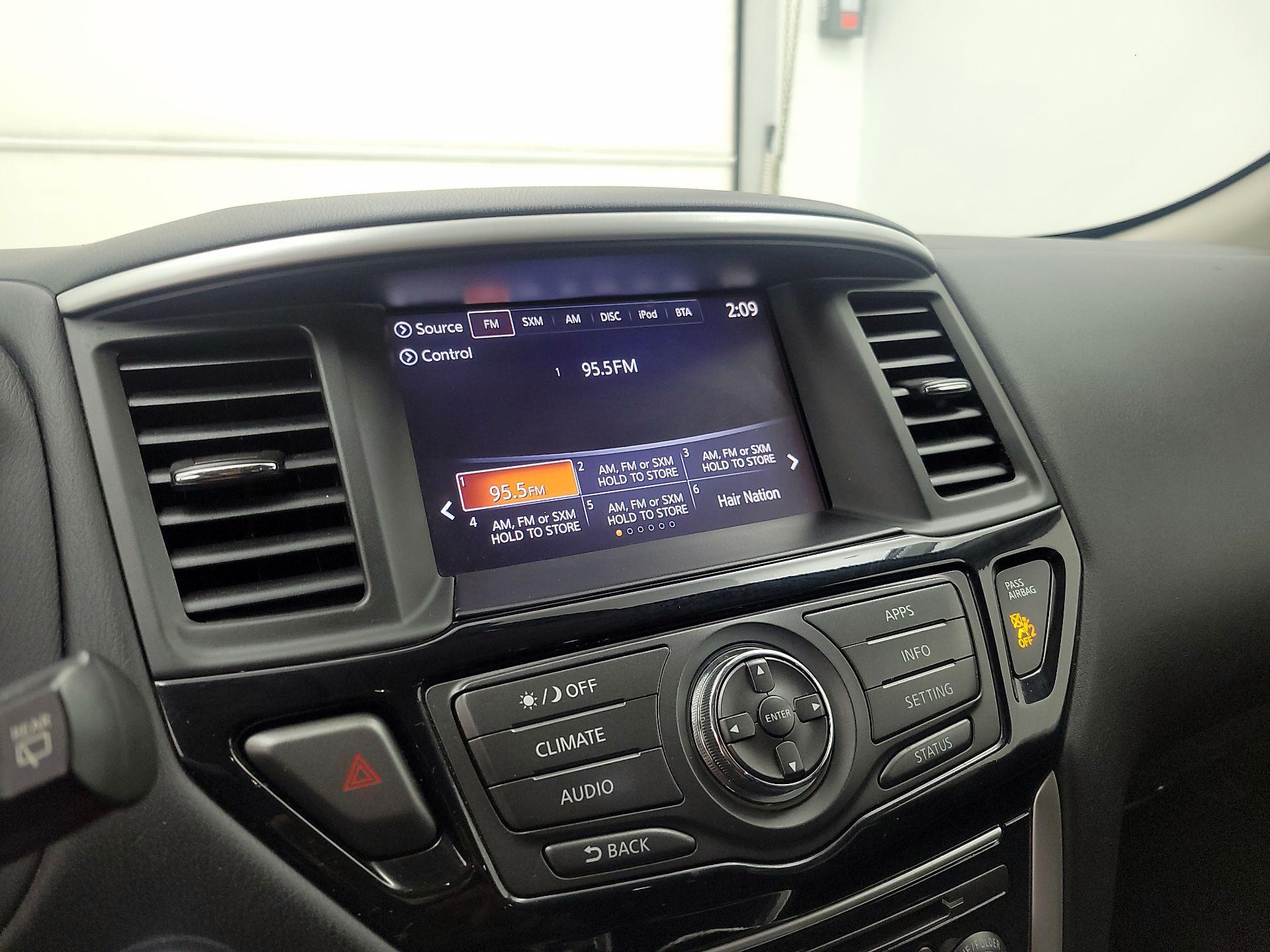 Thumbnail: 2019 Nissan Pathfinder - 14