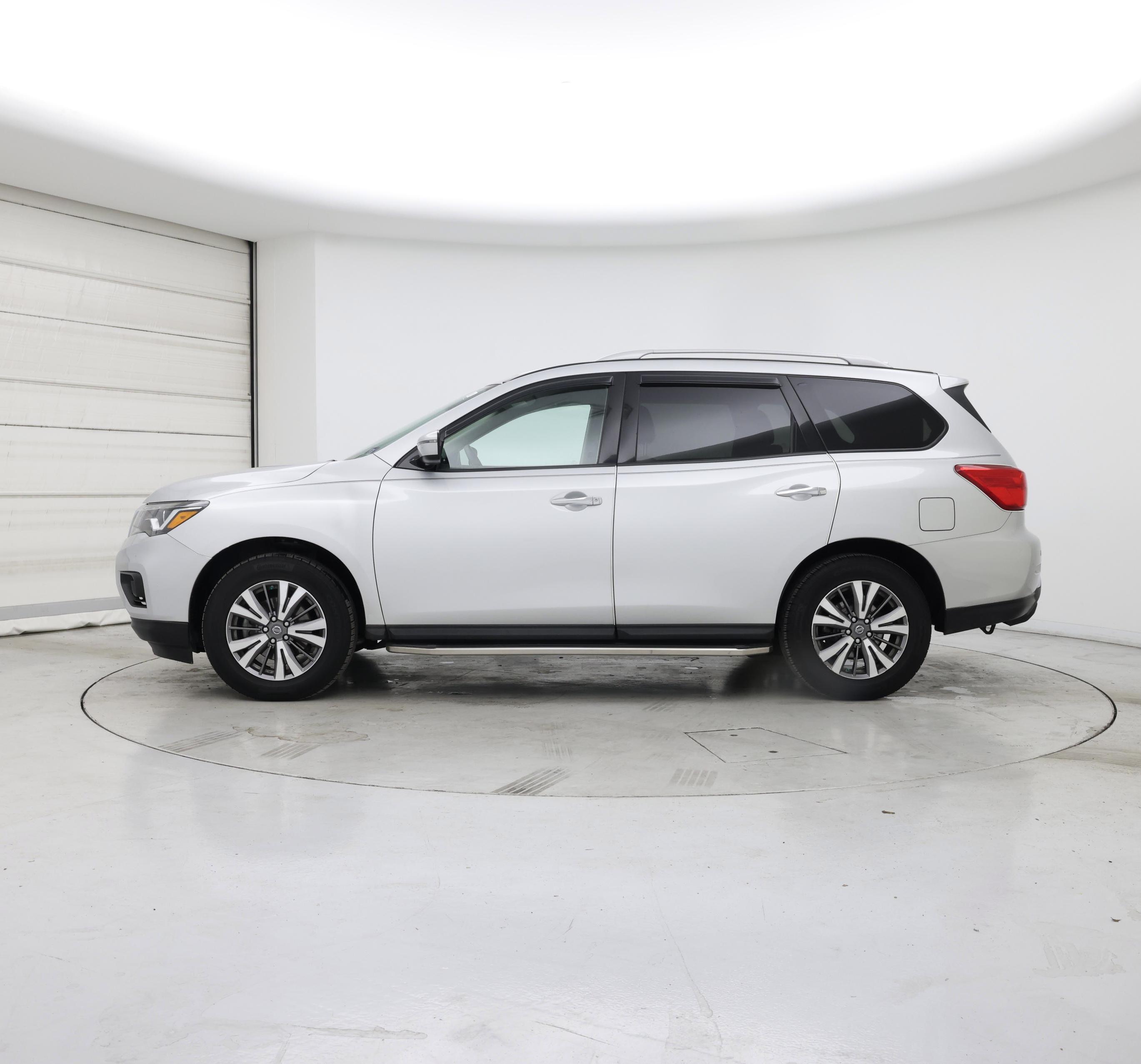 Thumbnail: 2019 Nissan Pathfinder - 3