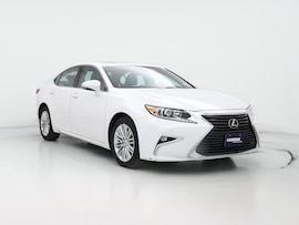White 2017 Lexus ES 350