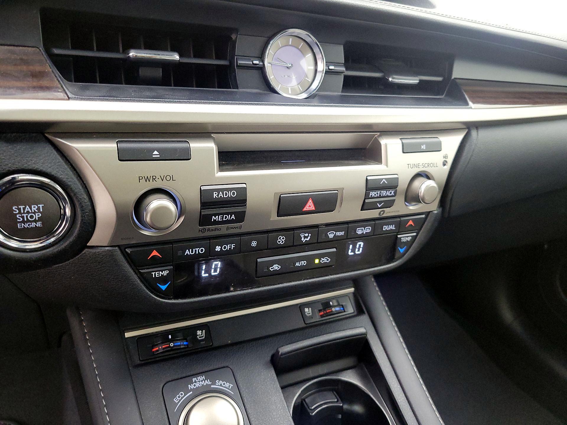 Thumbnail: 2017 Lexus ES - 16