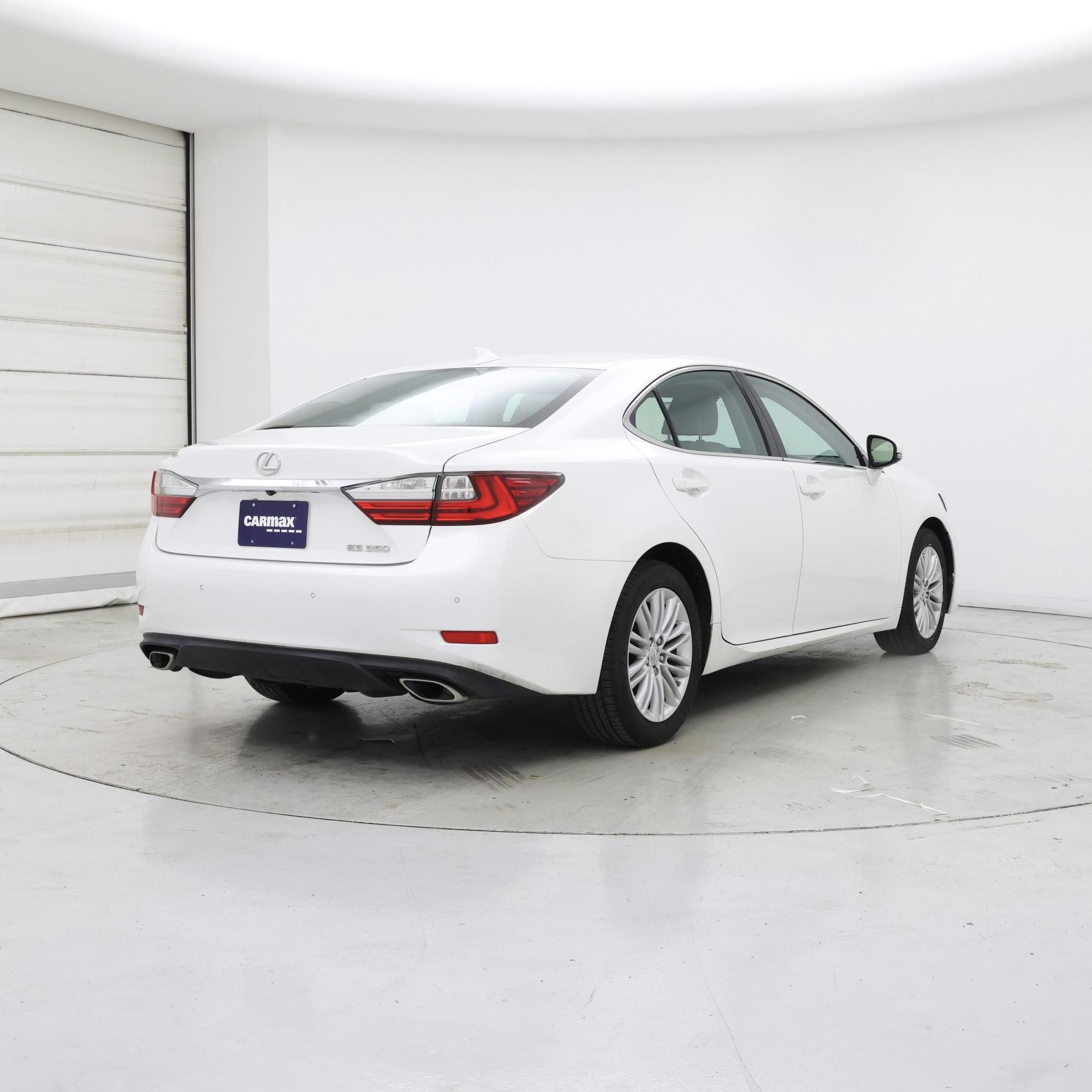 Thumbnail: 2017 Lexus ES - 8