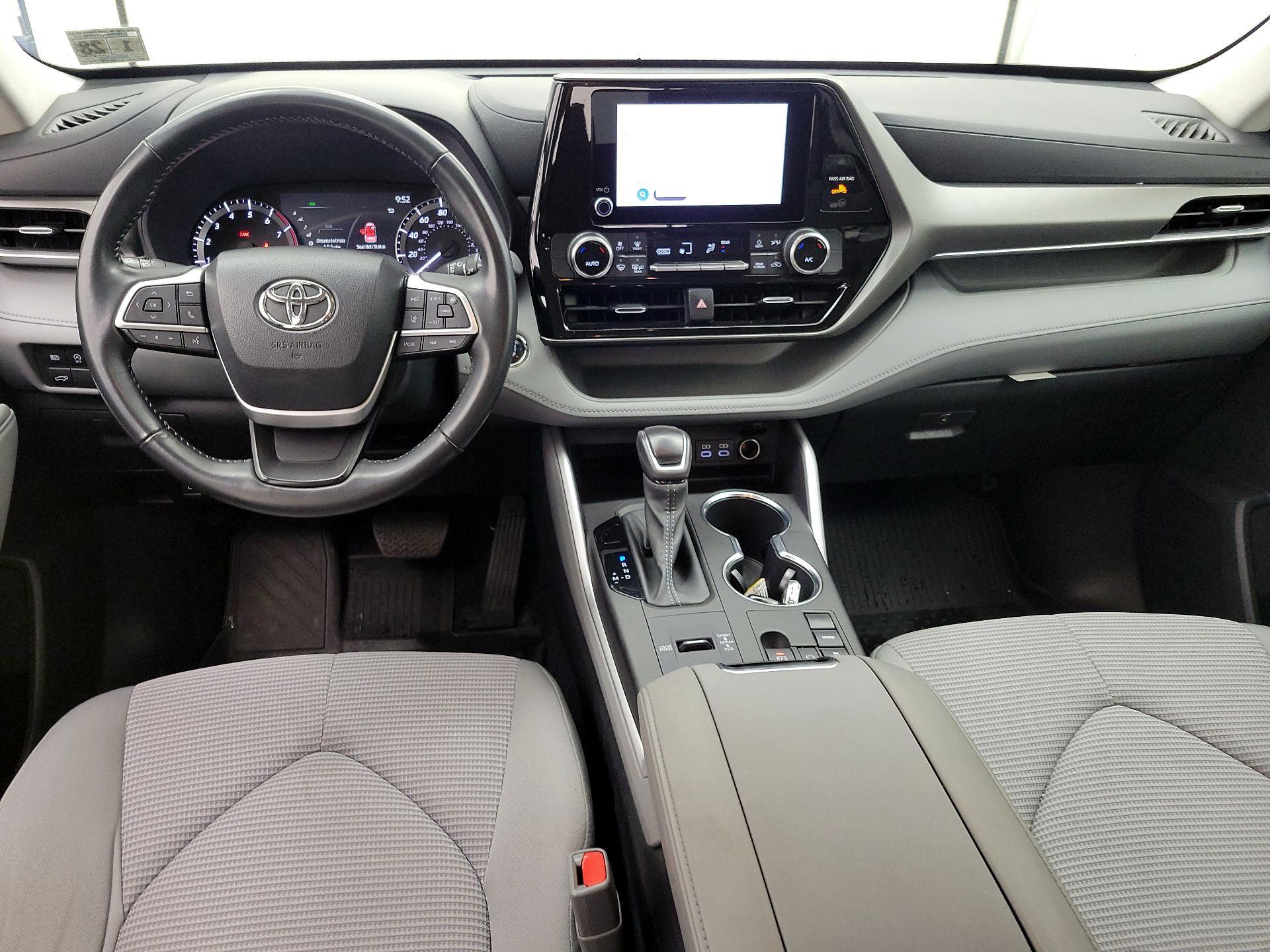 Thumbnail: 2023 Toyota Highlander - 9