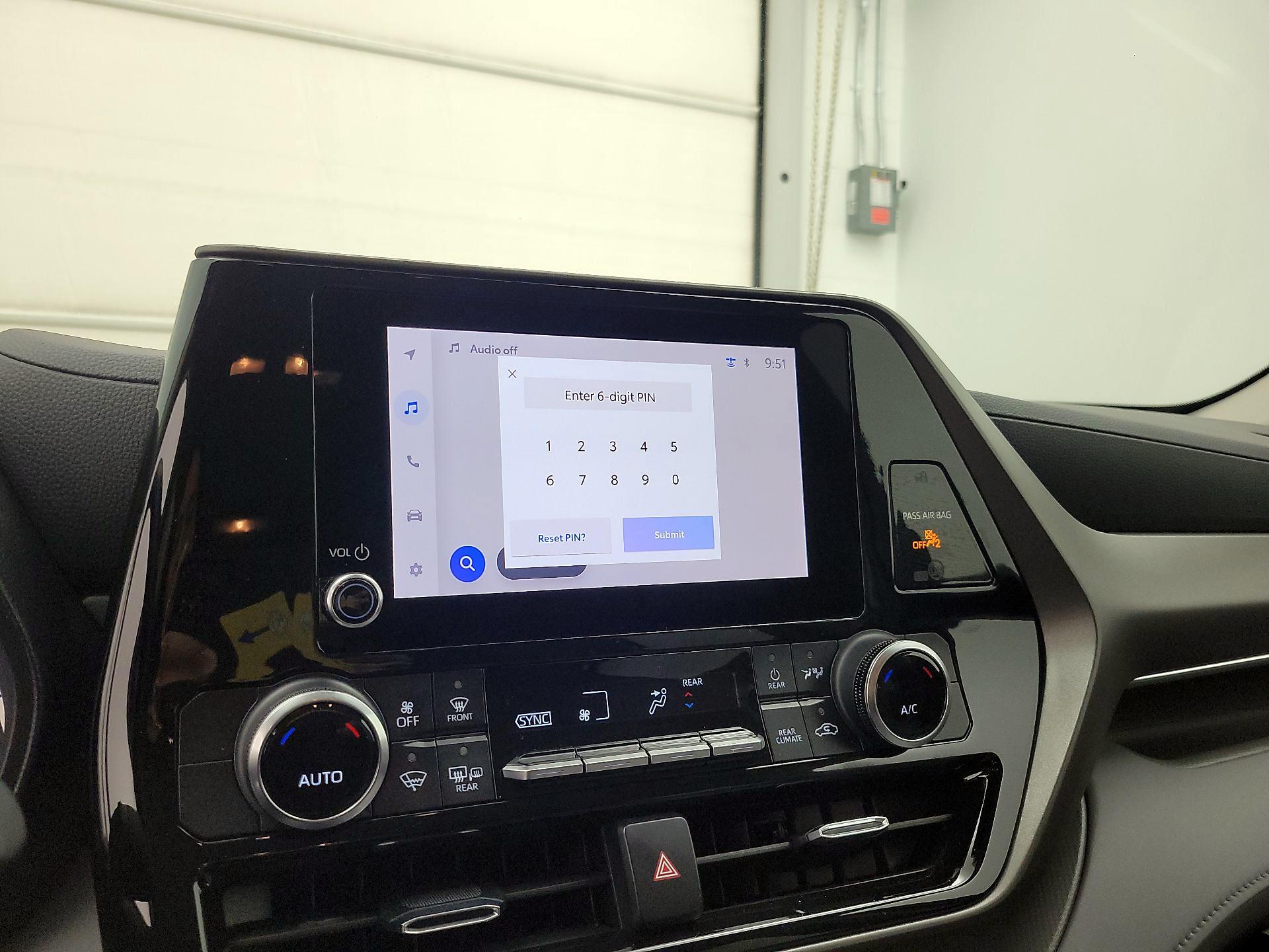 Thumbnail: 2023 Toyota Highlander - 15