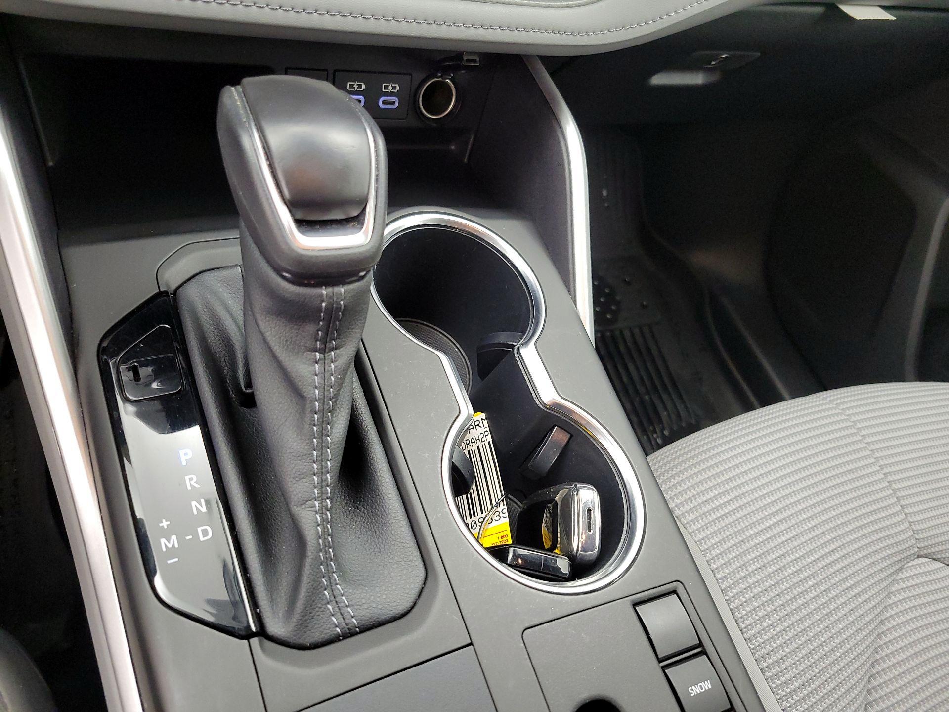 Thumbnail: 2023 Toyota Highlander - 17