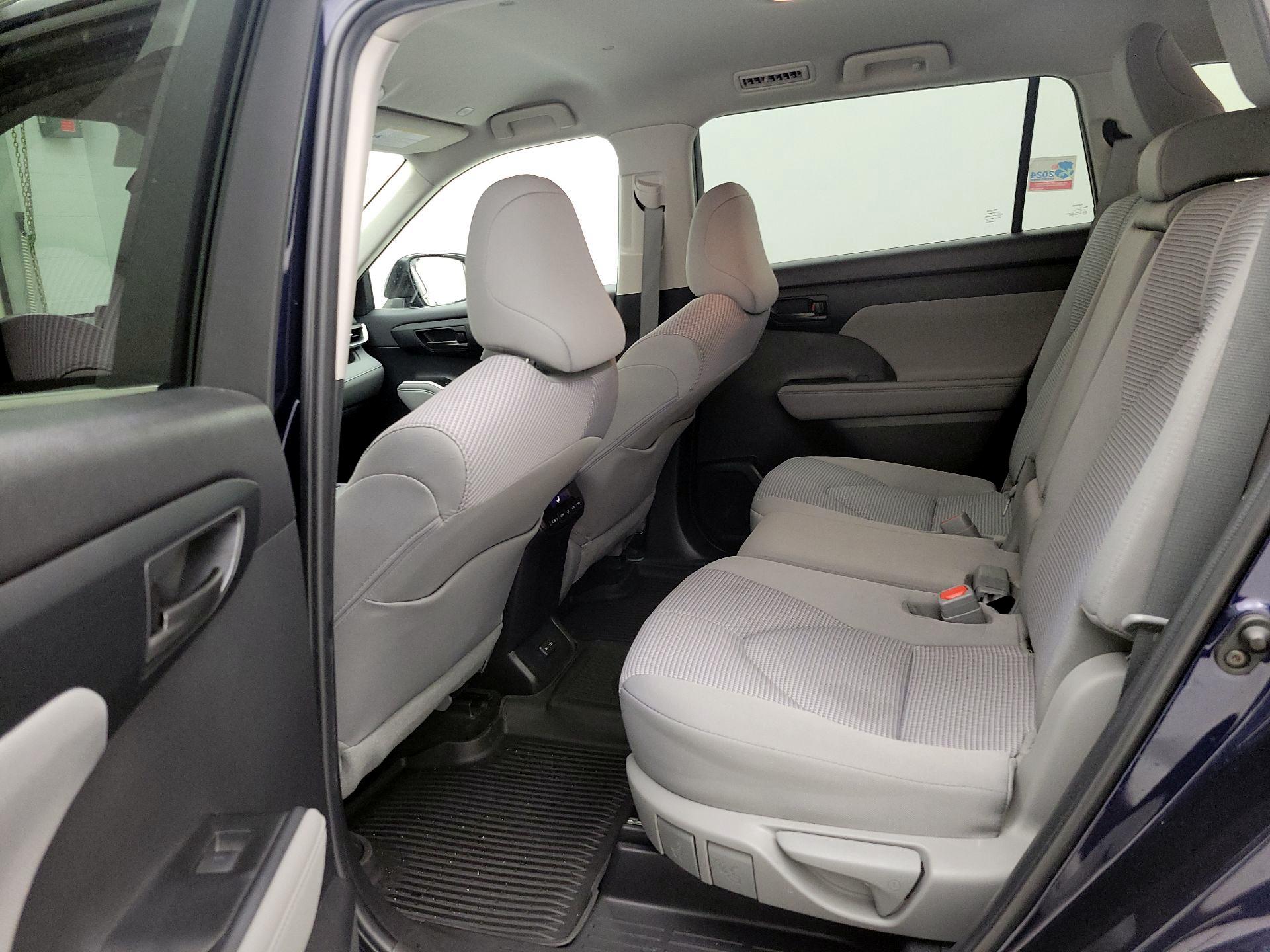 Thumbnail: 2023 Toyota Highlander - 19