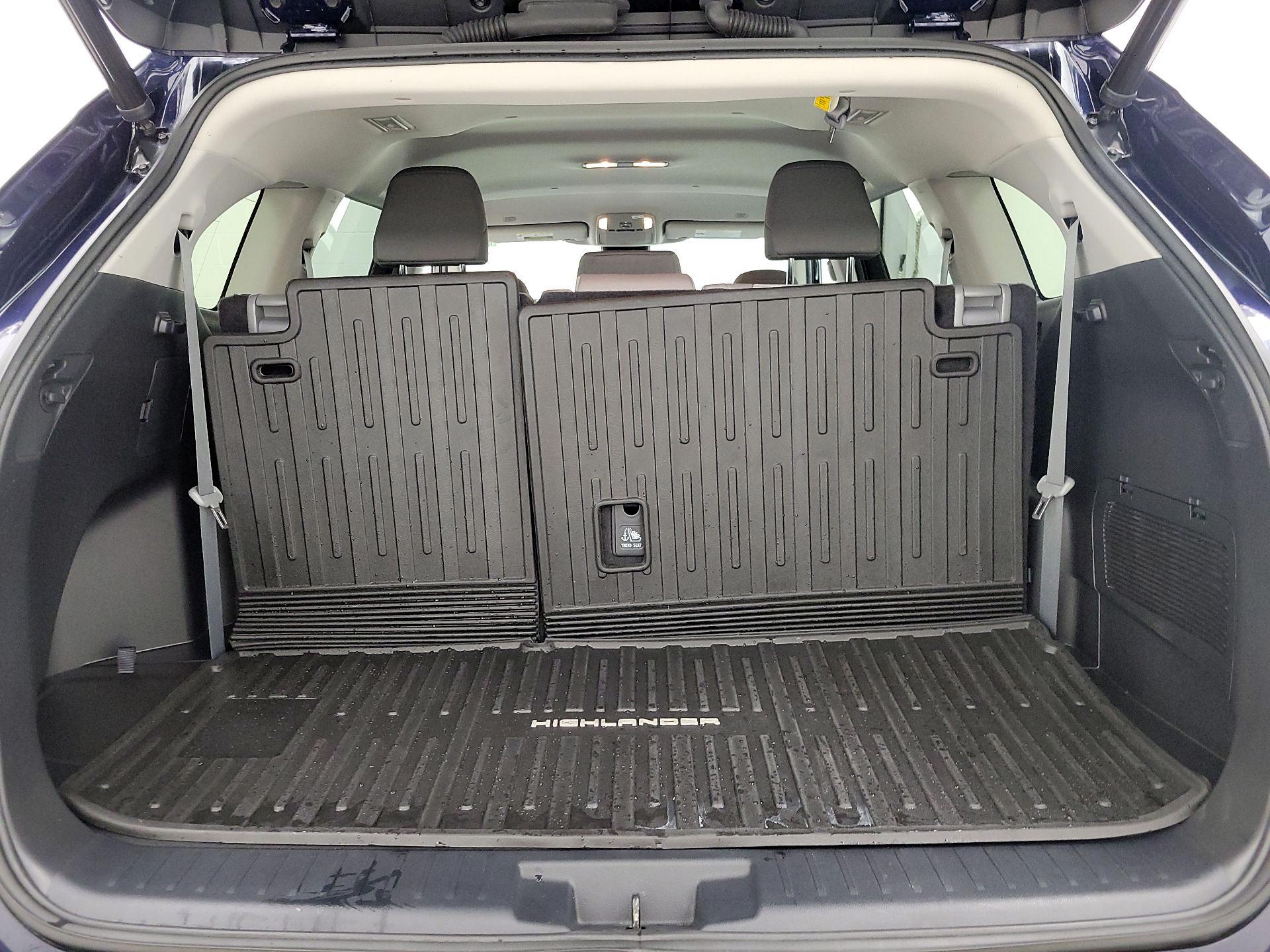 Thumbnail: 2023 Toyota Highlander - 20